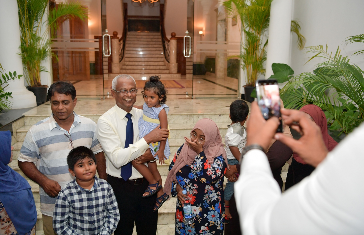 ކޮލަމްބޯ، ފެބްރުއަރީ 3، 2019: ސްރީ ލަންކާގައި އުޅޭ ދިވެހިންނާ ރައީސް އިބްރާހިމް މުހައްމަދު ސޯލިހް މިއަދު ބައްދަލު ކުރައްވަނީ.  --ފޮޓޯ:ރައީސް އޮފީސް