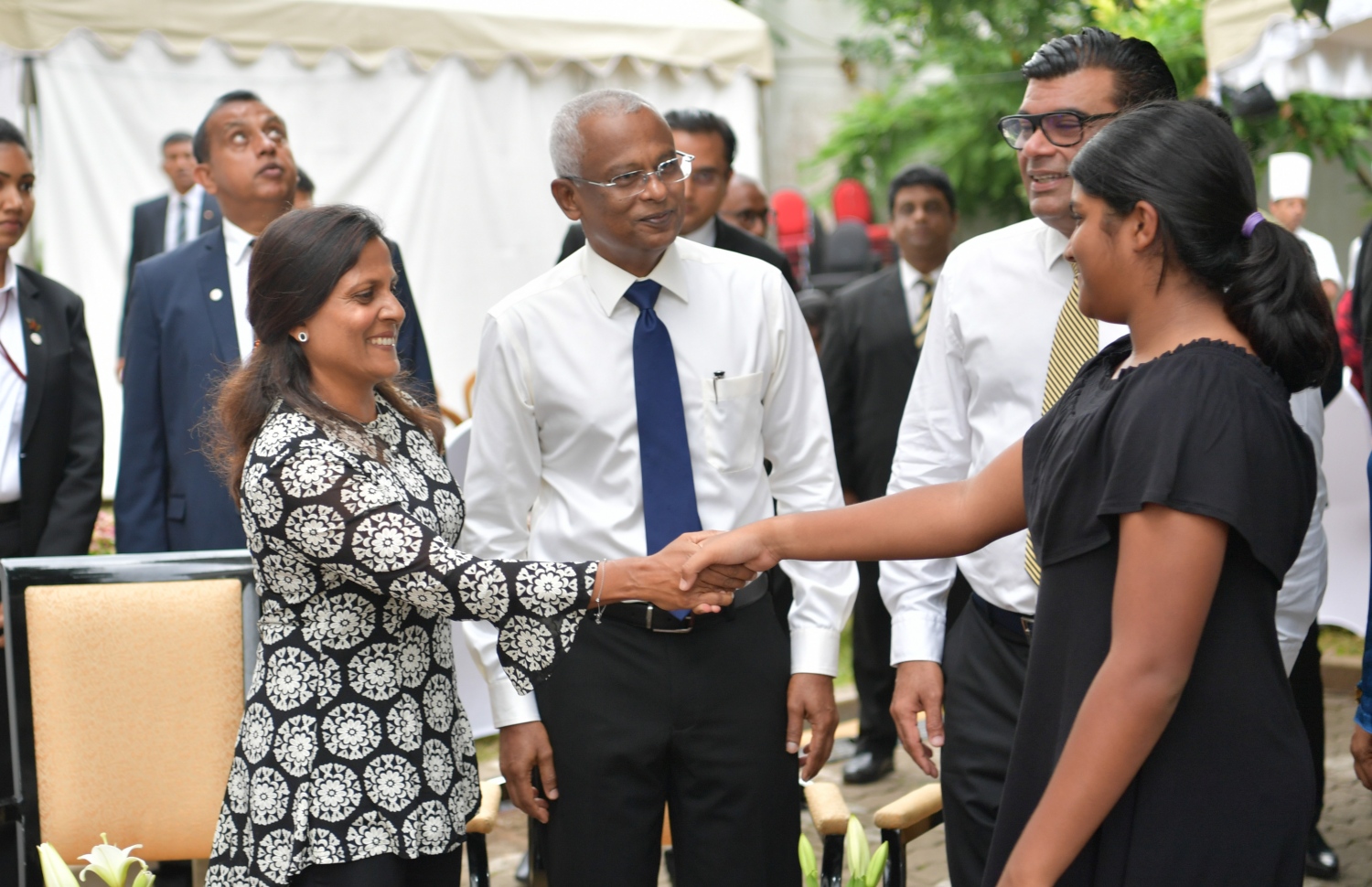 ކޮލަމްބޯ، ފެބްރުއަރީ 3، 2019: ސްރީ ލަންކާގައި އުޅޭ ދިވެހިންނާއި ރައީސް އިބްރާހިމް މުހައްމަދު ސޯލިހް އާއި ފަސްޓް ލޭޑީ ފަޒްނާ އަހުމަދު މިއަދު ބައްދަލު ކުރައްވަނީ.  --ފޮޓޯ:ރައީސް އޮފީސް