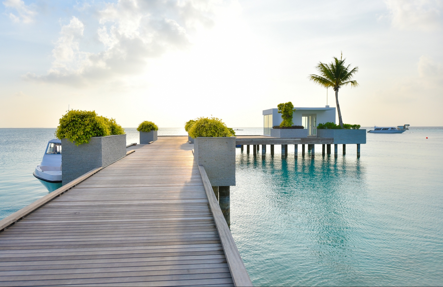 ލަކްސްގެ ފަރާތުން ރާއްޖޭގައި ހުޅުވި ދެވަނަ ރިސޯޓު، ލަކްސް ނޯތު މާލެ ރިސޯޓުގެ ޖެޓީއެއް.---ފޮޓޯ: ހުސައިން ވަހީދު/މިހާރު