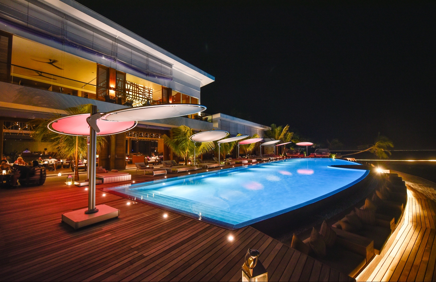 ލަކްސްގެ ފަރާތުން ރާއްޖޭގައި ހުޅުވި ދެވަނަ ރިސޯޓު، ލަކްސް ނޯތު މާލެ ރިސޯޓުގެ ގްލޯ ރެސްޓޯރެންޓު.---ފޮޓޯ: ހުސައިން ވަހީދު/މިހާރު