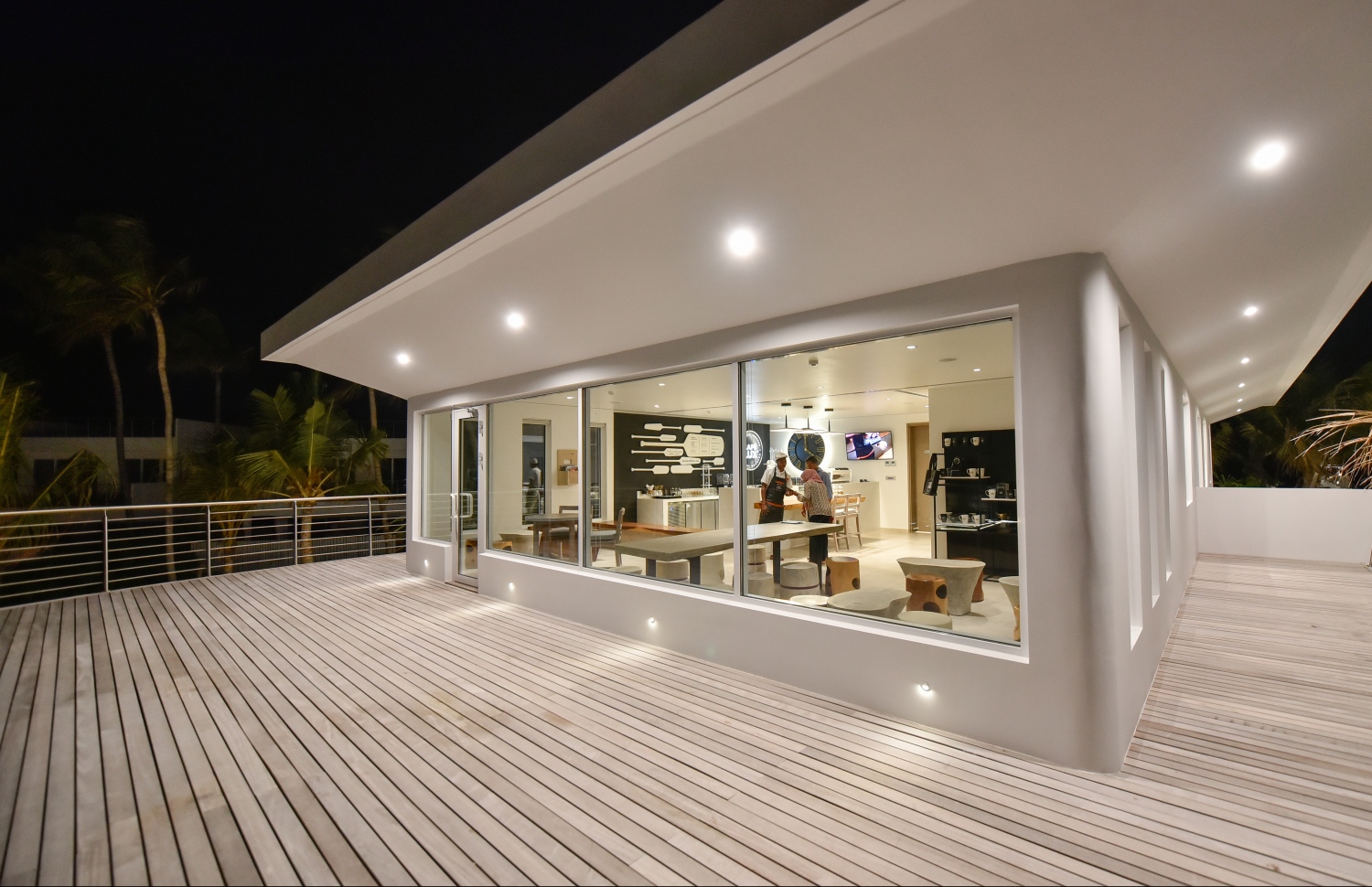 ލަކްސްގެ ފަރާތުން ރާއްޖޭގައި ހުޅުވި ދެވަނަ ރިސޯޓު، ލަކްސް ނޯތު މާލެ ރިސޯޓުގެ ކެފޭ ލަކްސް.---ފޮޓޯ: ހުސައިން ވަހީދު/މިހާރު