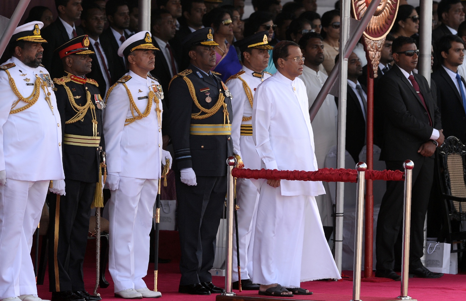 ކޮލަމްބޯ، ފެބްރުއަރީ 4، 2019: ސްރީ ލަންކާގެ 71 ވަނަ މިނިވަން ދުވަހުގެ ރަސްމީ ޕެރެޑްގައި ރައީސް ސިރިސޭނާ ބައްލަވާލައްވަނީ. --ފޮޓޯ:އޭއެފްޕީ