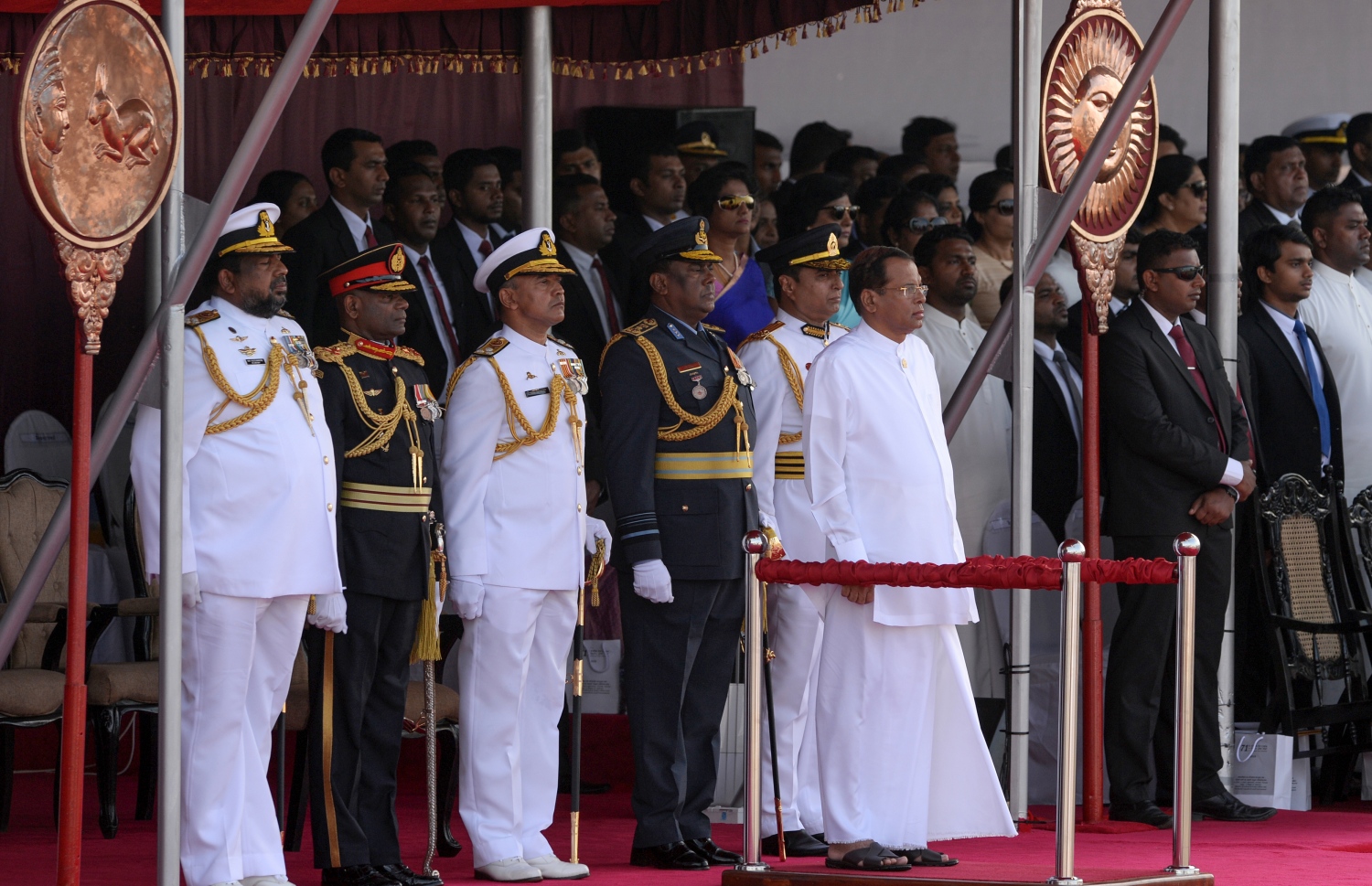 ކޮލަމްބޯ، ފެބްރުއަރީ 4، 2019: ސްރީ ލަންކާގެ 71 ވަނަ މިނިވަން ދުވަހުގެ ރަސްމީ ޕެރެޑް ރައީސް ސިރިސޭނާ ބައްލަވާލައްވަނީ. --ފޮޓޯ:އޭއެފްޕީ