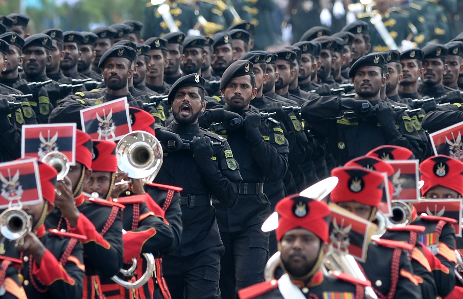 ކޮލަމްބޯ، ފެބްރުއަރީ 4، 2019: ސްރީ ލަންކާގެ 71 ވަނަ މިނިވަން ދުވަހުގެ އަސްކަރީ ޕެރޭޑް ކުރިއަށް ދަނީ. --ފޮޓޯ:އޭއެފްޕީ