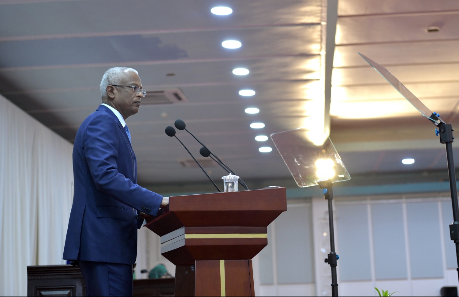 މާލެ: ފެބްރުއަރީ 7، 2019: ރައްޔިތުންގެ މަޖިލިސް ހުޅުވުމުގެ ގޮތުން ދަރުބާރުގޭގައި ބޭއްވި ރަސްމިއްޔާތުގައި ރައީސް އިބްރާހިމް މުހައްމަދު ސޯލިހް ދައުރުގެ ފުރަތަމަ ރިޔާސީ ބަޔާން ދެއްވަނީ.---ފޮޓޯ: ރައީސް އޮފީސް