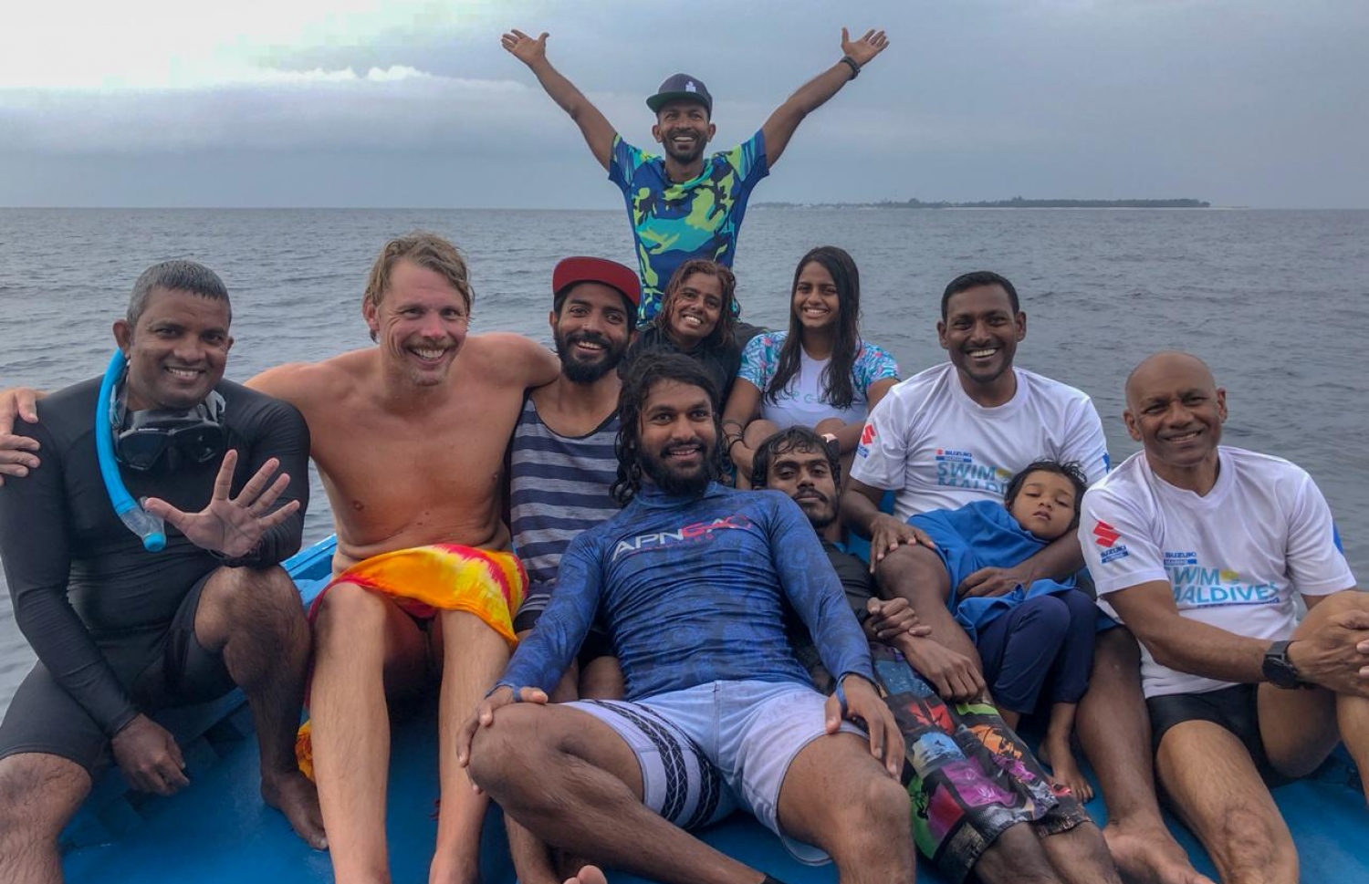 ތިިމާވެށީގެ ފެތުމުގައި ބ. އަތޮޅުގައި ފަތަމުން އަންނަ ދިވެހި ފެތުންތެރިންގެ ޓީމު -- ފޮޓޯ: ސްވިމް މޯލްޑިވްސް