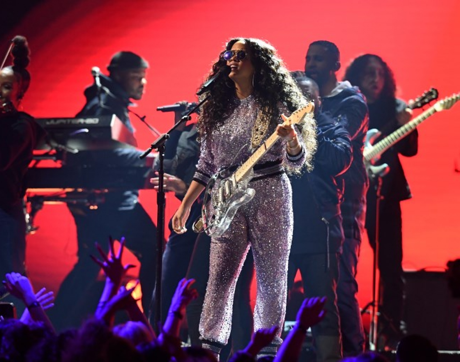 ލޮސް އެންޖެލެސް: ފެބްރުއަރީ 10، 2019: ހޮލީވުޑް މިއުޒިކީ ދާއިރާ ފަންނާނުންގެ އެވޯޑް ކަމަށްވާ "ގްރެމީ އެވޯޑްސް"ގެ މިއަހަރުގެ ހަފުލާގައި، އެމެރިކާގެ ލަވަކިުންތެރިޔާ ގެބްރިއެއްލާ ވިލްސަން ޕާފޯމް ކުރަނީ.-- ފޮޓޯ: އޭއެފްޕީ