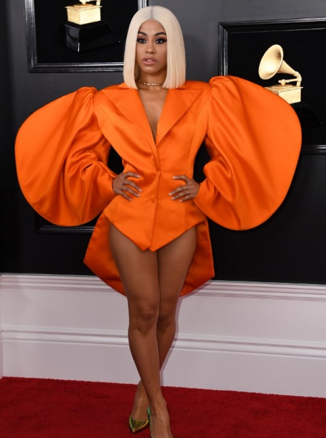 ލޮސް އެންޖެލެސް: ފެބްރުއަރީ 10، 2019: ހޮލީވުޑް މިއުޒިކީ ދާއިރާ ފަންނާނުންގެ  އެވޯޑް ކަމަށްވާ "ގްރެމީ އެވޯޑްސް"ގެ މިއަހަރުގެ ހަފުލާގައި، ހެނެސީ ކެރެލައިނާ ބައިވެރިވަނީ.-- ފޮޓޯ: އޭއެފްޕީ