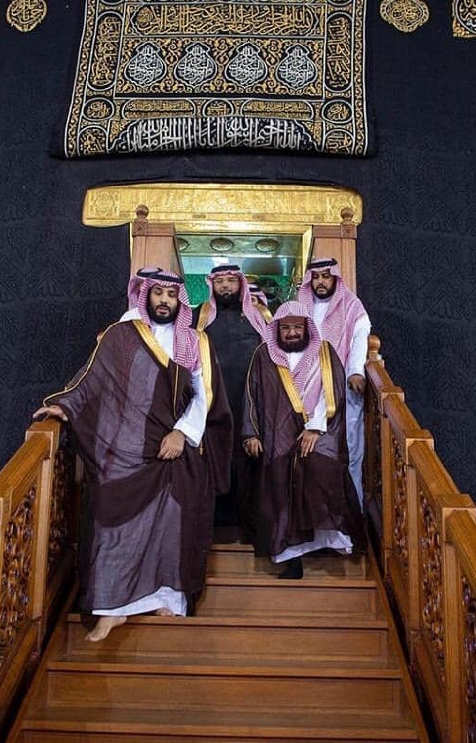 މައްކާ، ފެބްރުއަރީ 12، 2019: ޕްރިންސް މުހައްމަދު ކައުބާގެ ދޮރުކޮޅުން ފައިބައިވަޑައިގަންނަވަނީ.