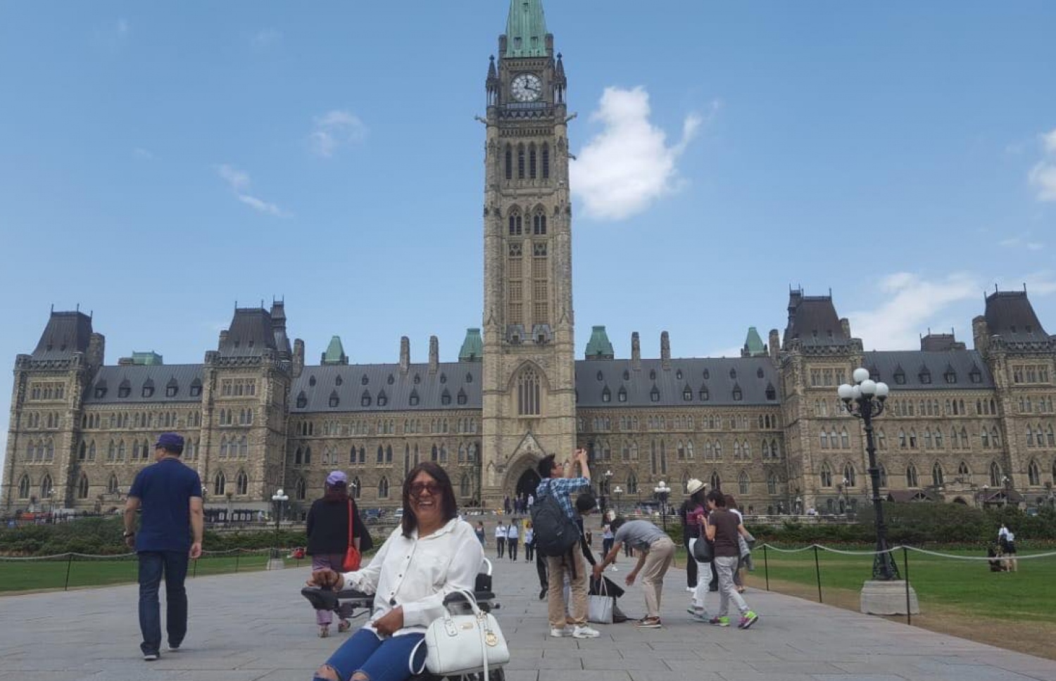 ޕައްމޫ ކެނެޑާއަށް ދިޔަ ދަތުރުގެ ތެރެއިން: ކޮންމެ ގައުމެއް ވެސް އެހާ ތަފާތު --ފޮޓޯ:ޕަރްވިންދަ ޗަވްލާ