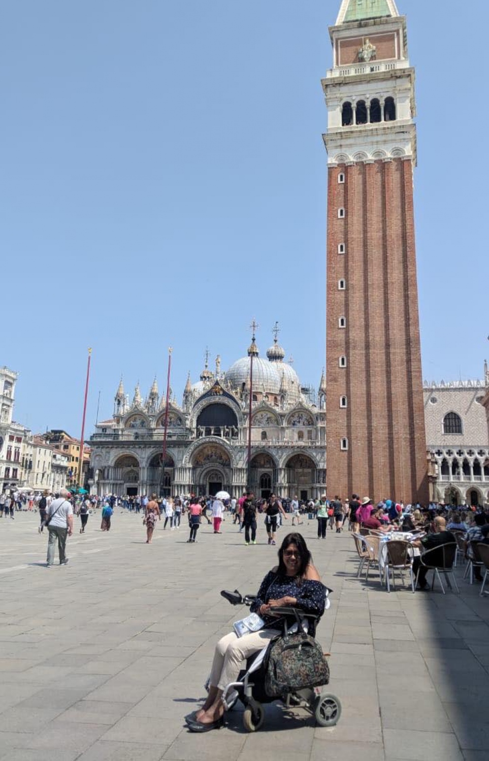 ޕައްމޫ ވެނިސްގައި ނަގާފައިވާ ފޮޓީއެއް: ތަފާތު ސަގާފަތްތައް ދެކެން ބޭނުންވޭ --ފޮޓޯ:ޕަރްވިންދަ ޗަވްލާ