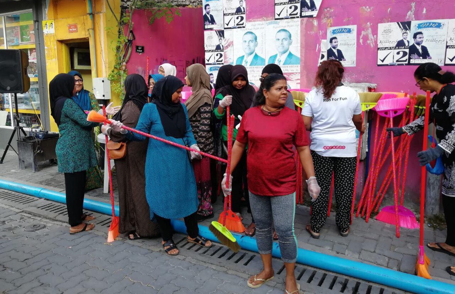 މާފަންނު މެދު ދާޢިރާގައި ދިރިއުޅޭ ރައްޔިތުން ނުކުމެ، އެ ދާއިރާ މިއަދު ސާފު ކުރަނީ. ---