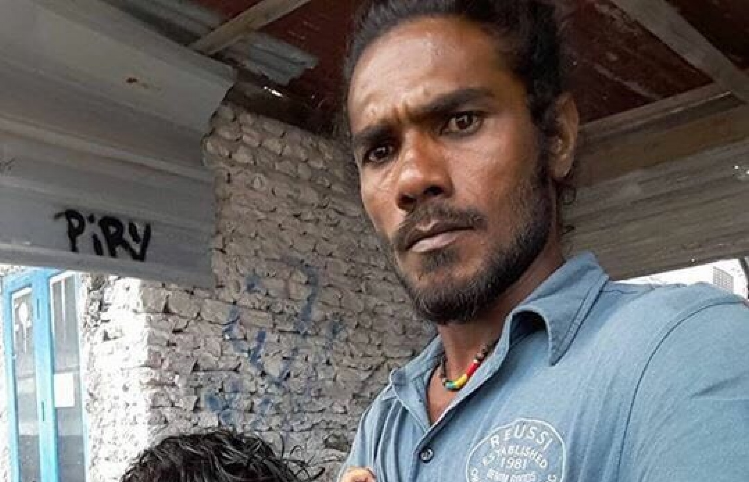 އައްޑު ހިތަދު އަށް އުފަން ސިމާދު.