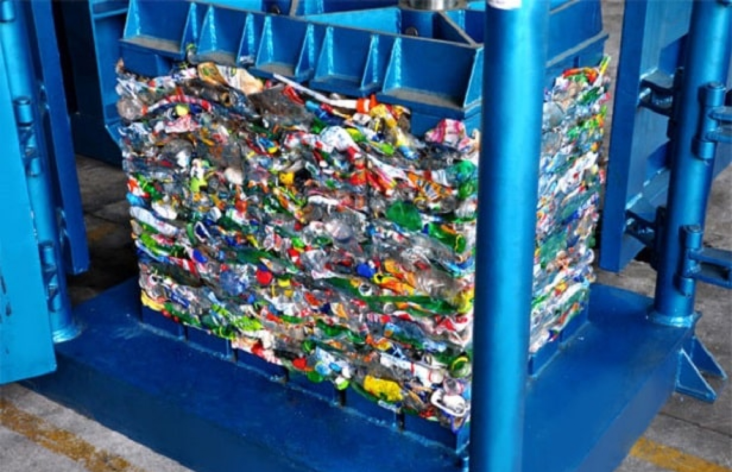 ކުނި ފިއްތާ މެޝިނަކުން ކުނި ފިއްތަނީ: ސޮނޭވާފުށިން މީގެ މެޝިންތައް ތިން ރަށަކަށް ހަދިޔާކުރާނެ