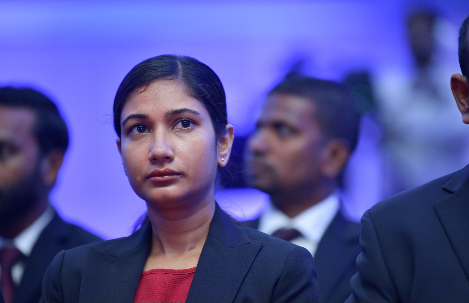 މާލެ: ފެބުރުއަރީ 19، 2019: ޝަރުއީ ދާއިރާ މިނިވަންކުރުމާއި ހަރުދަނާކުރުމާ ގުޅޭގޮތުން ބާއްވާ ސެމިނާ ފެށުމުގެ ރަސްމިއްޔާތުގައި ޑެޕިއުޓީ އެޓާނީ ޖެނެރަލް ހަދީޖާ ޝަބީން ބައިވެރިވެވަޑައިގަންނަވަނީ---. ފޮޓޯ: ހުސައިން ވަހީދު/މިހާރު