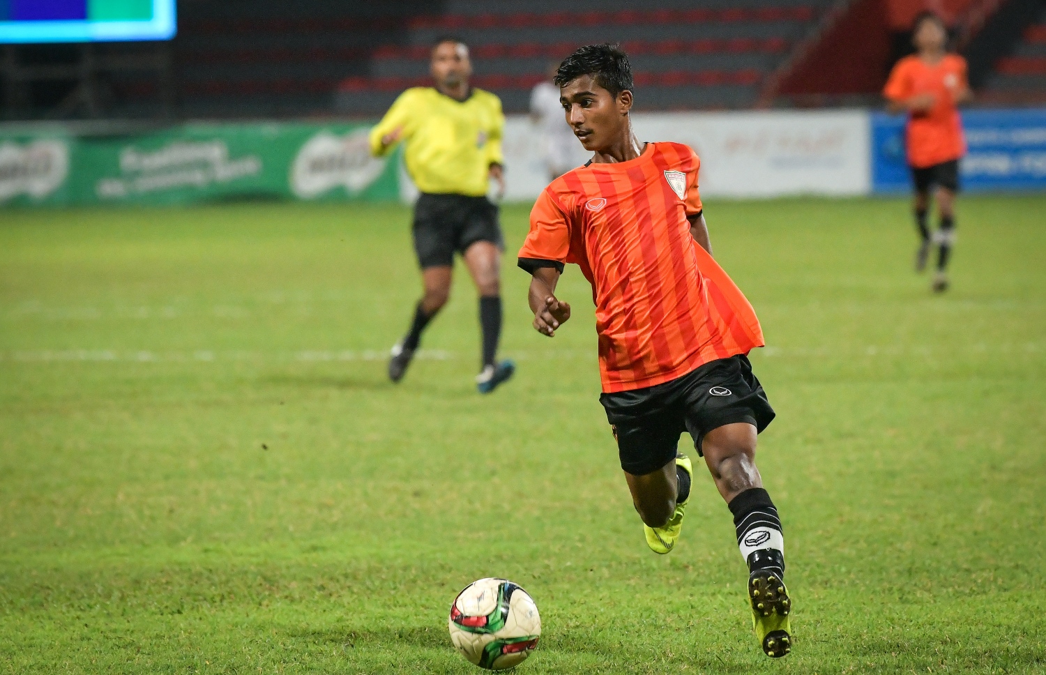 މާލެ- 19 ފެބުރުއަރީ 2019- ޔޫތު ޗެމްޕިއަންޝިޕް ފުޓްބޯޅަ މުބާރާތުގެ ފައިނަލް މެޗުގެ ތެރެއިން، ޓީސީ ސްޕޯޓްސް ކްލަބް އަދި އީގަލްސް ބައްދަލުކުރި މެޗު.-- ފޮޓޯ: ނިޝާން އަލީ/މިހާރު