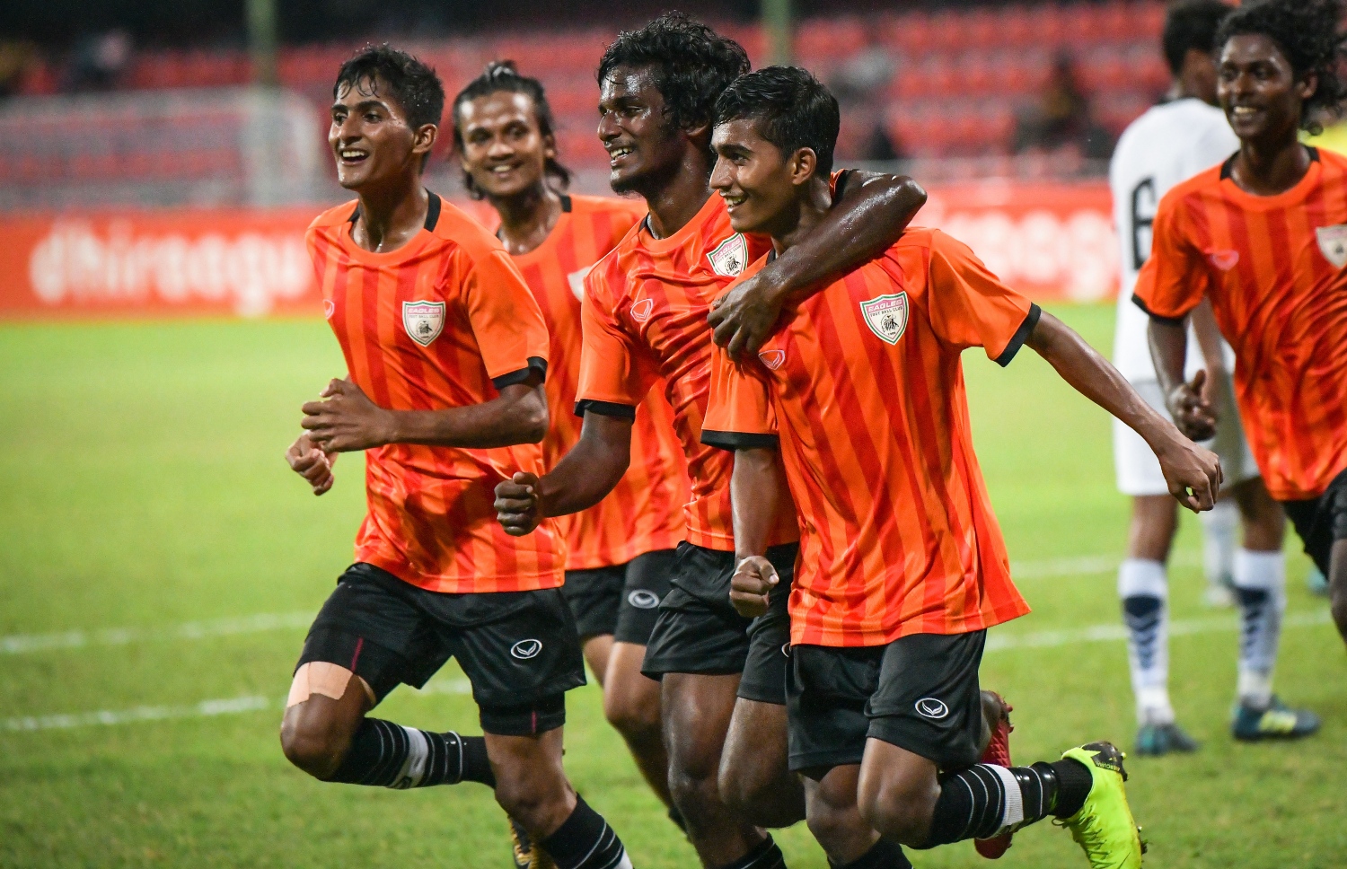 މާލެ- 19 ފެބުރުއަރީ 2019- ޔޫތު ޗެމްޕިއަންޝިޕް ފުޓްބޯޅަ މުބާރާތުގެ ފައިނަލް މެޗުގެ ތެރެއިން، ޓީސީ ސްޕޯޓްސް ކްލަބް އަދި އީގަލްސް ބައްދަލުކުރި މެޗު.-- ފޮޓޯ: ނިޝާން އަލީ/މިހާރު