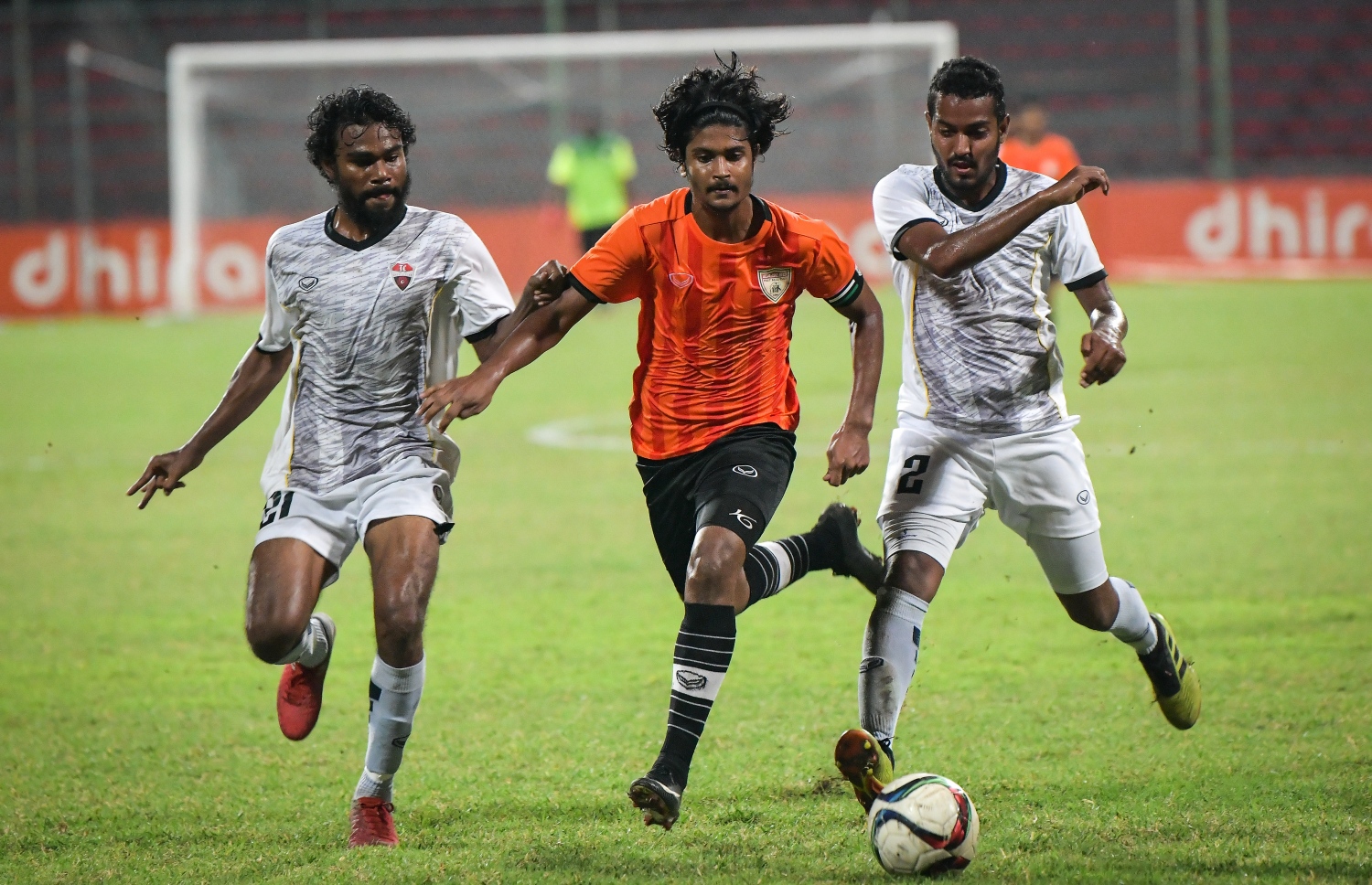 މާލެ- 19 ފެބުރުއަރީ 2019- ޔޫތު ޗެމްޕިއަންޝިޕް ފުޓްބޯޅަ މުބާރާތުގެ ފައިނަލް މެޗުގެ ތެރެއިން، ޓީސީ ސްޕޯޓްސް ކްލަބް އަދި އީގަލްސް ބައްދަލުކުރި މެޗު.-- ފޮޓޯ: ނިޝާން އަލީ/މިހާރު