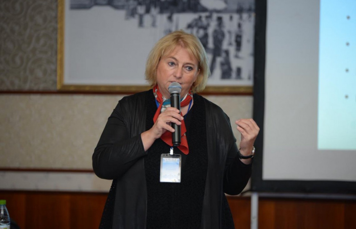 އިވާނާ ރިލިކޯވާ ސެޝަނެއް ނަންގަވައި ދެއްވަނީ. ---