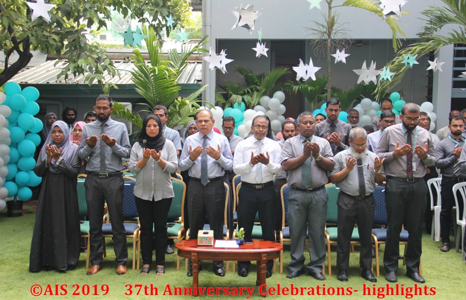 އަހުމަދިއްޔާ ސްކޫލުގެ 37 ވަނަ އަހަރީ ދުވަހާ ގުޅުވައިގެން މިއަދު ބޭއްވި އެސެމްބްލީގައި އެ ސްކޫލުގެ އިސްވެރިން ބައިވެރިވެވަޑައިގަންނަވަނީ.--ފޮޓޯ؛ އަހުމަދިއްޔާ އިންޓަނޭޝަނަލް ސްކޫލު