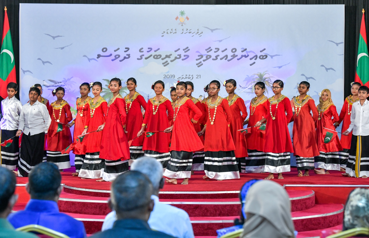 މާދަރީ ބަހުގެ ދުވަސް ފާހަގަ ކުރަނީ: --.ފޮޓޯ: ނިޝާން އަލީ/މިހާރު