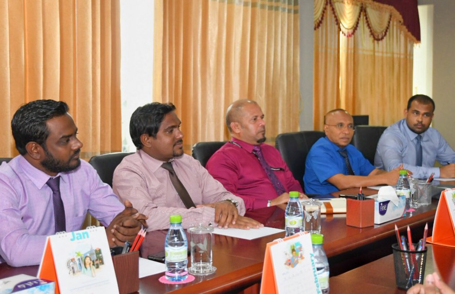 އިލެކްޝަންސް ކޮމިޝަންގެ މެމްބަރުން މިއަދު އެމްޑީޕީގެ ލީޑަޝިޕްގެ ބޭފުޅުންނާ ބައްދަލުކުރައްވަނީ. --- ފޮޓޯ: އީސީ