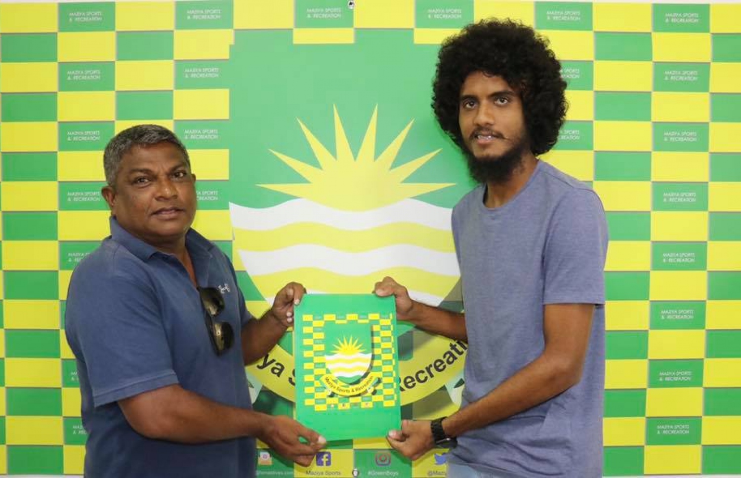 މާޒިޔާ އަށް އިއްބެ (ކ) 2019 ގައި ސޮއި ކުރުމަށް ބޭއްވި ރަސްމިއްޔާތުގެ ތެރެއިން --- ފޮޓޯ: މާޒިޔާ