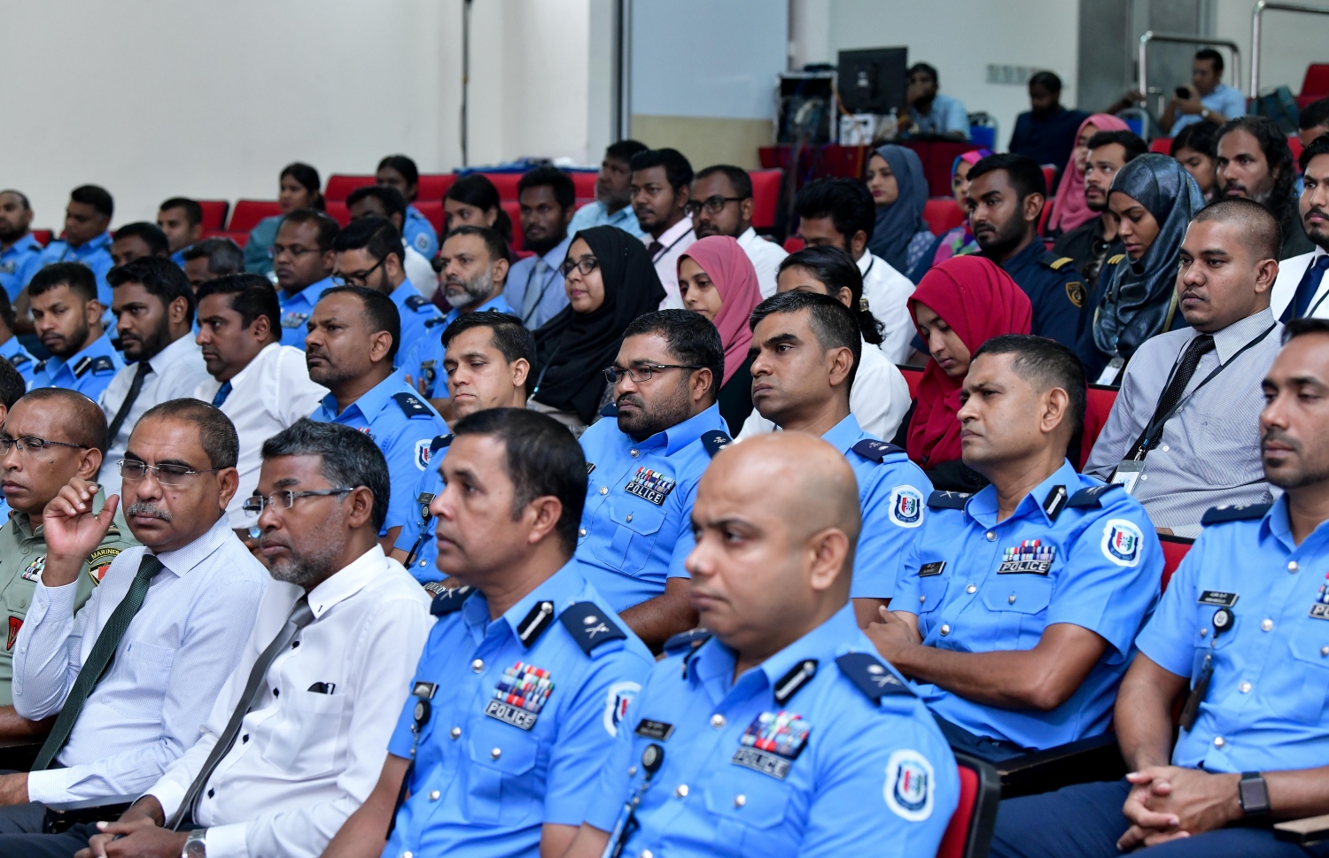 މާލެ: މާޗް 5، 2019- ފުލުހުންގެ މަސައްކަތްތައް އިސްލާހު ކުރުމަށްޓަކައި ބޭއްވި މަހާސިންތާ ފެށުމުގެ ރަސްމިއްޔާތުގެ ތެރެއިން.---ފޮޓޯ: އަހުމަދު ނިޝާތު/މިހާރު