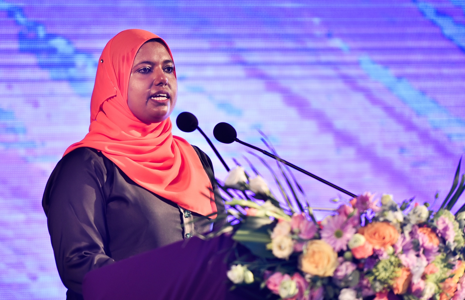 ކ. މާފުށި: މާޗް 7، 2019- މި ރަށުގައި ބޭއްވި، މި އަހަރުގެ ބައިނަލްއަގްވާމީ އަންހެނުންގެ ދުވަހުގެ ރަސްމީ ޖަލްސާގައި ޖެންޑާ މިނިސްޓަރު ޝިދާތާ ވާހަކަ ދައްކަވަނީ.---ފޮޓޯ: އަހުމަދު ނިިޝާތު/މިހާރު