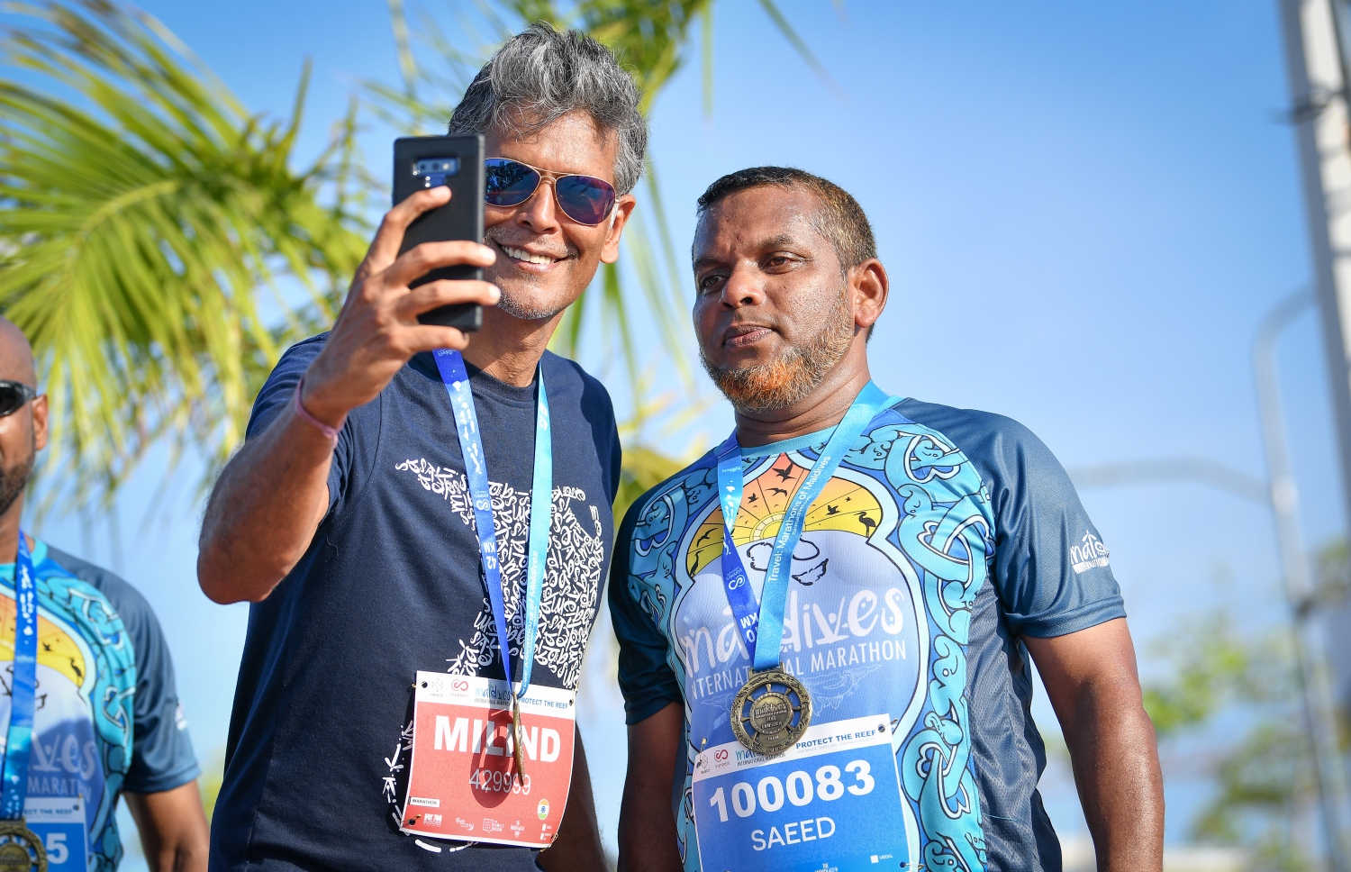 ހުޅުމާލެ (މާޗް 8) – މޯލްޑިވްސް އިންޓަނޭޝަނަލް މެރެތަންގެ ފުލް މެރެތަން، ހާފް މެރެތަން އަދި 10 ކިލޯމީޓަރުގެ ރޭސްތައް: މި އިވެންޓުގެ ފުލް މެރެތަންގައި އިންޑިއާގެ މަޝްހޫރު ފިލްމީ ތަރި އަދި ފިޓްނަސް އެމްބެސެޑަރު މިލިންދު ސޯމަން ވަނީ ދުވެފައި. –ފޮޓޯ: ނިޝާން އަލީ/ މިހާރު