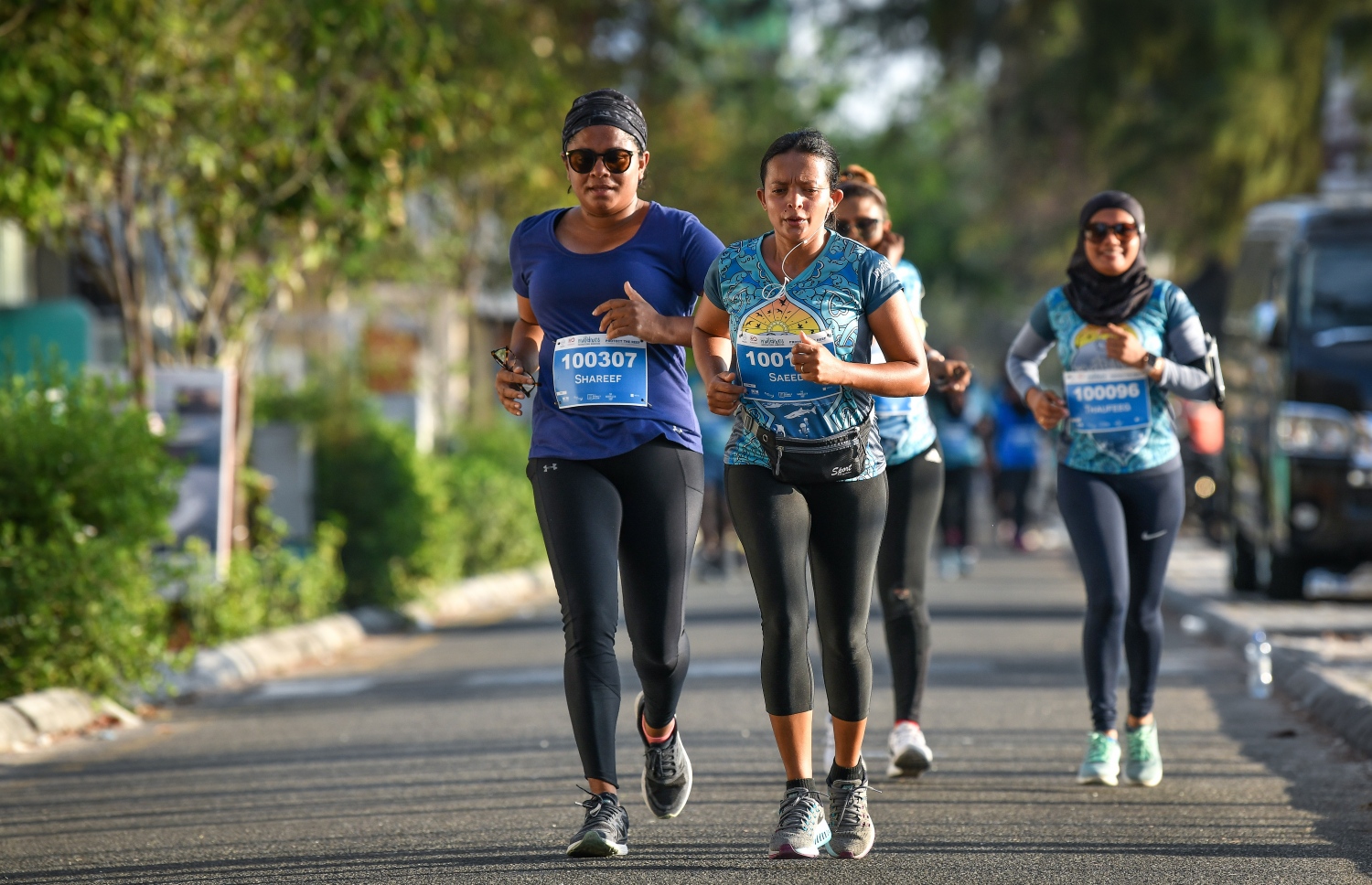 ހުޅުމާލެ (މާޗް 8) – މޯލްޑިވްސް އިންޓަނޭޝަނަލް މެރެތަންގެ ފުލް މެރެތަން، ހާފް މެރެތަން އަދި 10 ކިލޯމީޓަރުގެ ރޭސްތައް: މި އިވެންޓުގެ ފުލް މެރެތަންގައި އިންޑިއާގެ މަޝްހޫރު ފިލްމީ ތަރި އަދި ފިޓްނަސް އެމްބެސެޑަރު މިލިންދު ސޯމަން ވަނީ ދުވެފައި. –ފޮޓޯ: ނިޝާން އަލީ/ މިހާރު