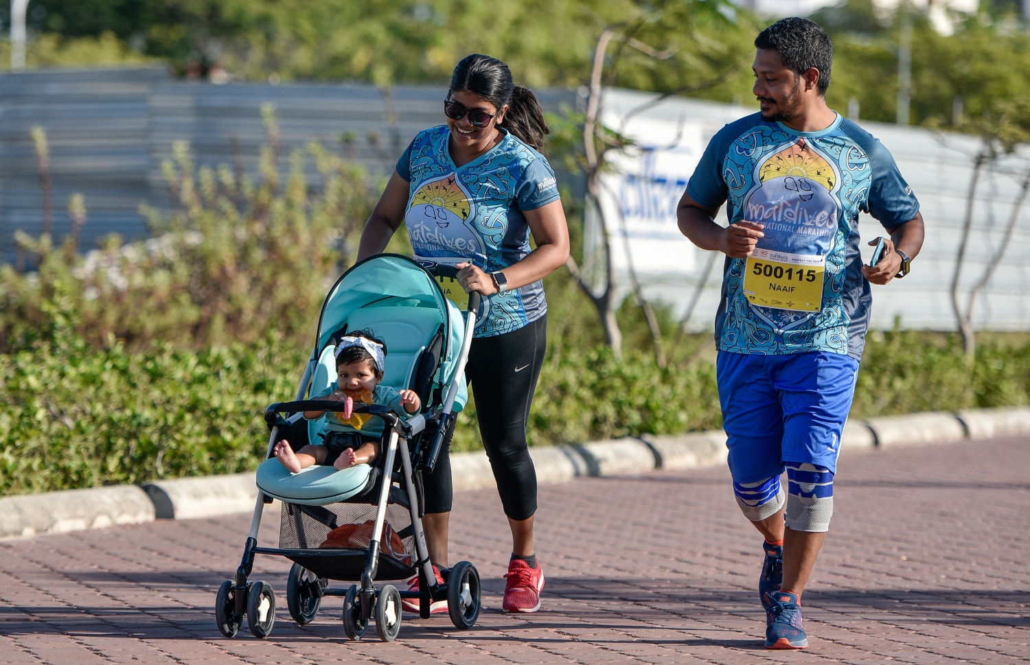 މޯލްޑިވްސް އިންޓަނޭޝަނަލް މެރެތަންގައި މިއަދު ތުއްތުކުއްޖަކު ގޮވައިގެން ބައިވެރިޔަކު ދުވަނީ. --ފޮޓޯ: އަހުމަދު ނިޝާތު/މިހާރު