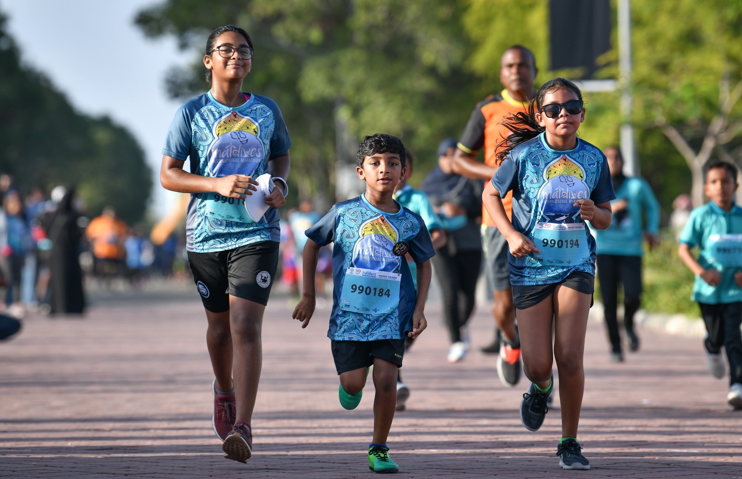 މާލެ- 9 މާޗް 2019 : ފުރަތަމަ ފަހަރަށް ބޭއްވި މޯލްޑިވްސް އިންޓަނޭޝަނަލް މެރެތަން ނިންމާލުމަށް ބޭއްވި ކިޑްސް މައިލްސްގައި ކުޑަކުދިން އިއްޔެ ހަވީރު ދުވަނީ --. ފޮޓޯ: ނިޝާން އަލީ/ މިހާރު