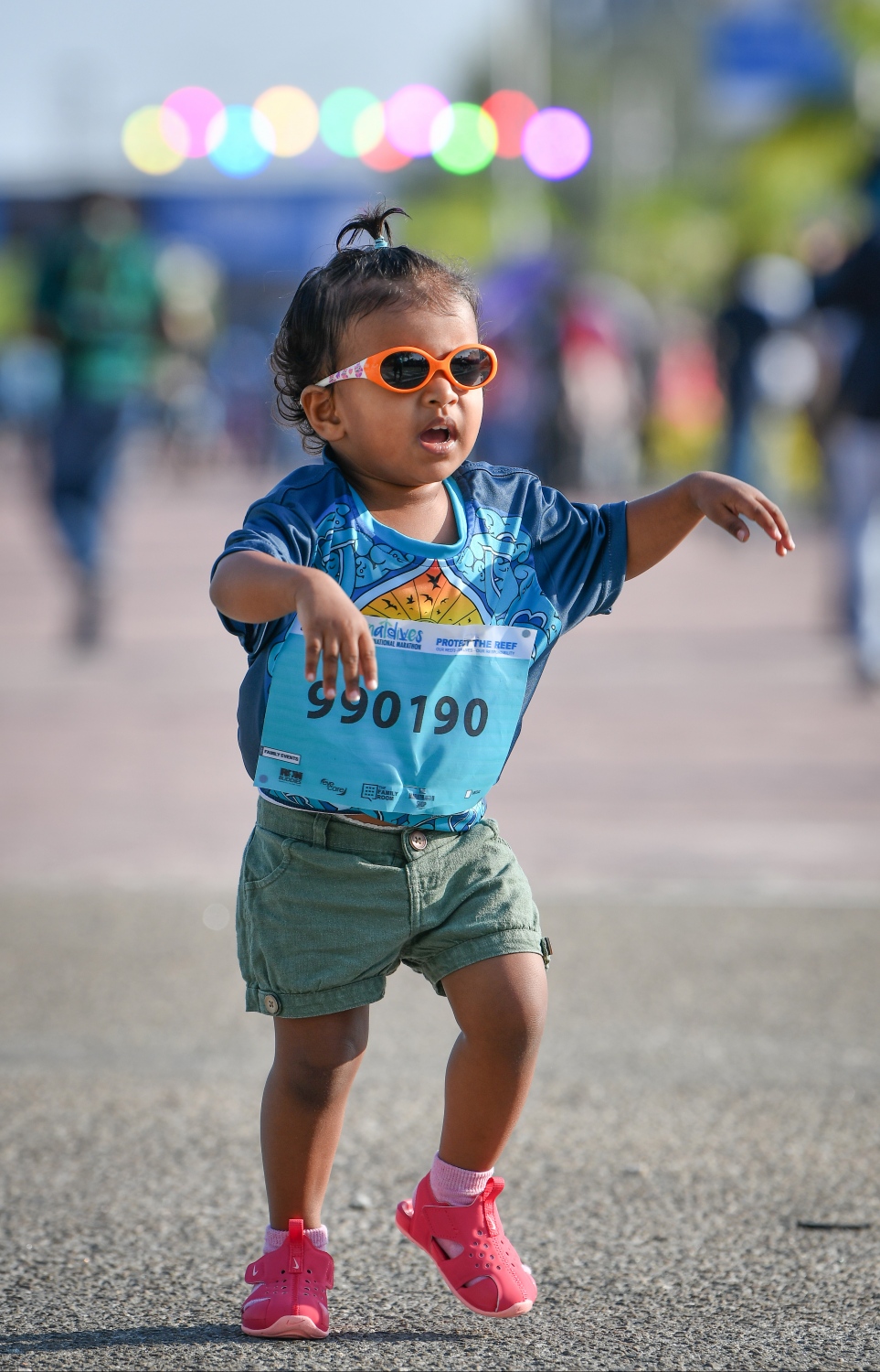 މާލެ- 9 މާޗް 2019 : ފުރަތަމަ ފަހަރަށް ބޭއްވި މޯލްޑިވްސް އިންޓަނޭޝަނަލް މެރެތަން ނިންމާލުމަށް ބޭއްވި ކިޑްސް މައިލްސްގައި ކުޑަކުއްޖަކު އިއްޔެ ހަވީރު ދުވަނީ --. ފޮޓޯ: ނިޝާން އަލީ/ މިހާރު