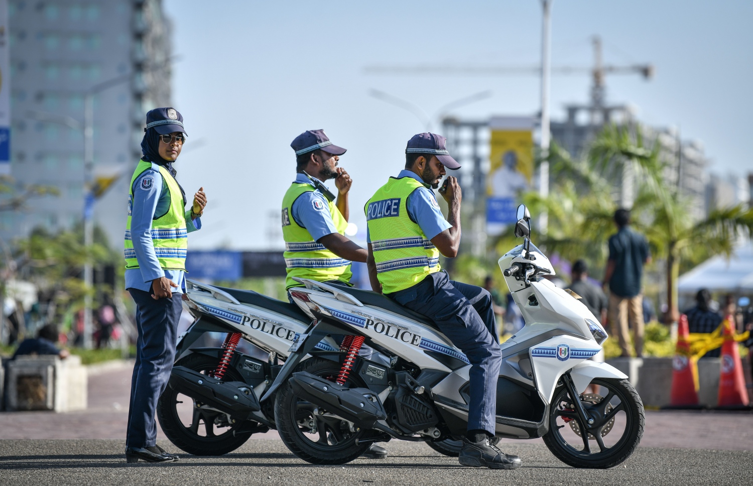 ޓްރެފިކް ޕޮލިސް: ޒުވާނުންގެ މެދުގައި އެންމެ ގިނައީ ޓްރެފިކް ވައިލޭޝަންގެ ކުށްތައް ކަމަށް އެމްއެންޔޫ އާއި ޔޫތު މިނިސްޓްރީ ގުޅިގެން ކުރި ދިރާސާއިން އެނގިފައިވޭ -- ފޮޓޯ: ނިޝާން އަލީ | މިހާރު