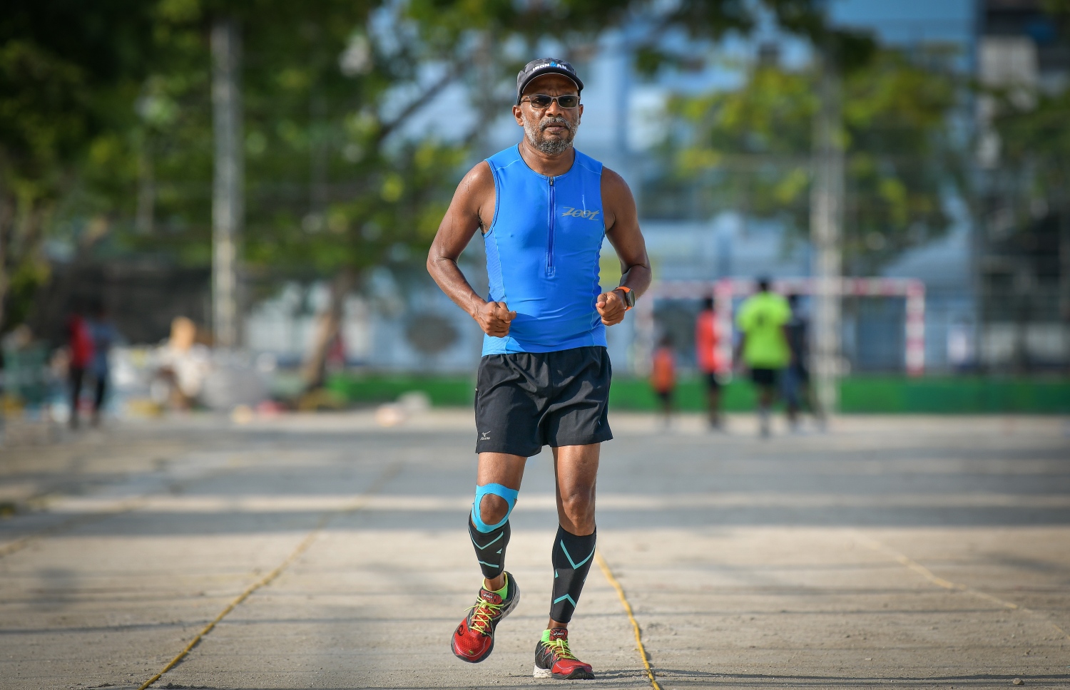 ކުޑަ ހުސައިން ދުވަނީ: އަޔަންމޭން ޓްރައިތެލޯން އެއް ފުރިހަމަ ކުރި ފުރަތަމަ ދިވެއްސަކީ އޭނާ --- ފައިލް ފޮޓޯ: މިހާރު