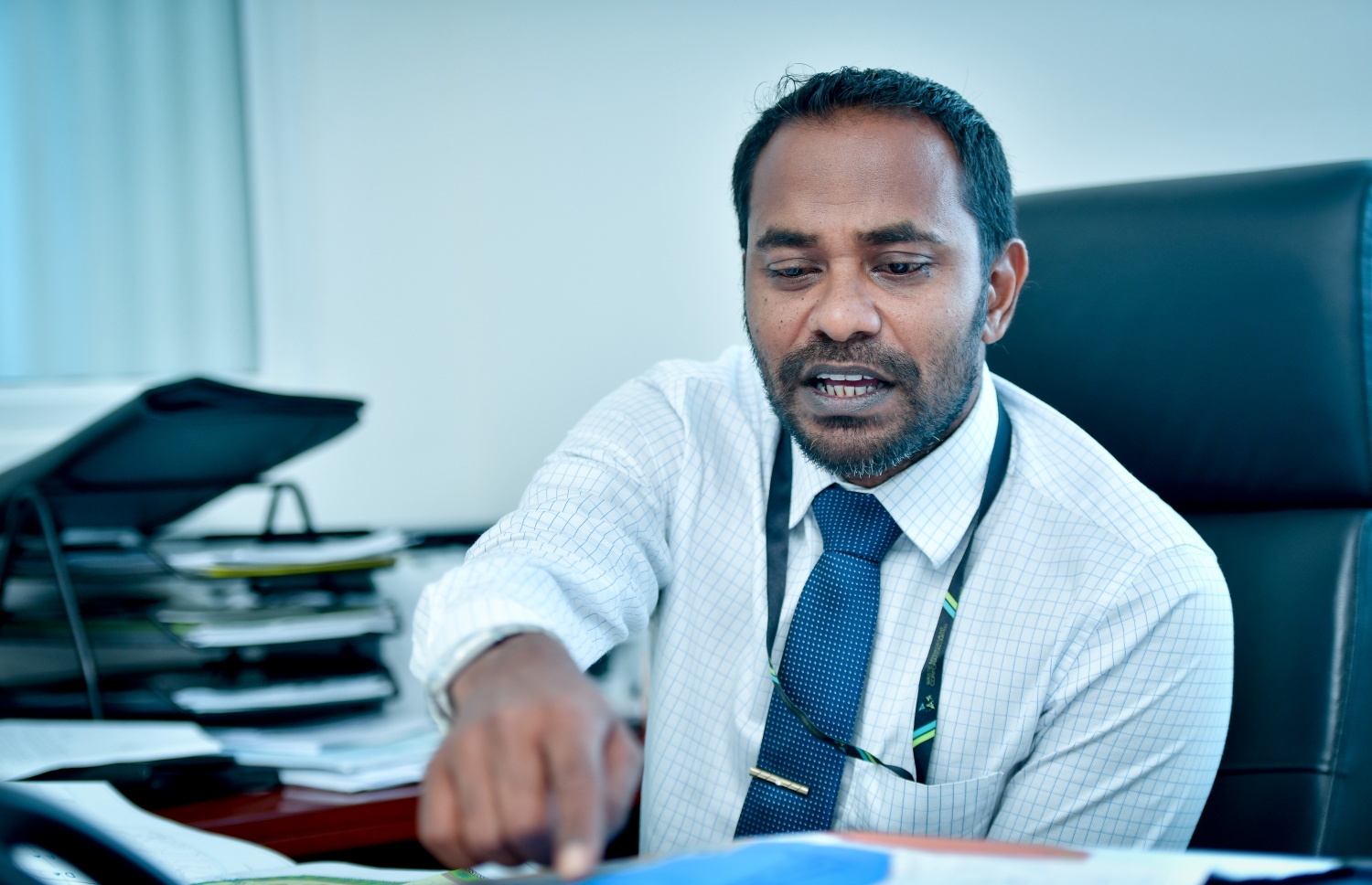 ވެމްކޯގެ މެނޭޖިން ޑިރެކްޓަރު އާދަމް މުހައްމަދު "މިހާރު" އަށް އިންޓަވިއުދެއްވަނީ--ފޮޓޯ:ނިޝާން އަލީ/މިހާރު