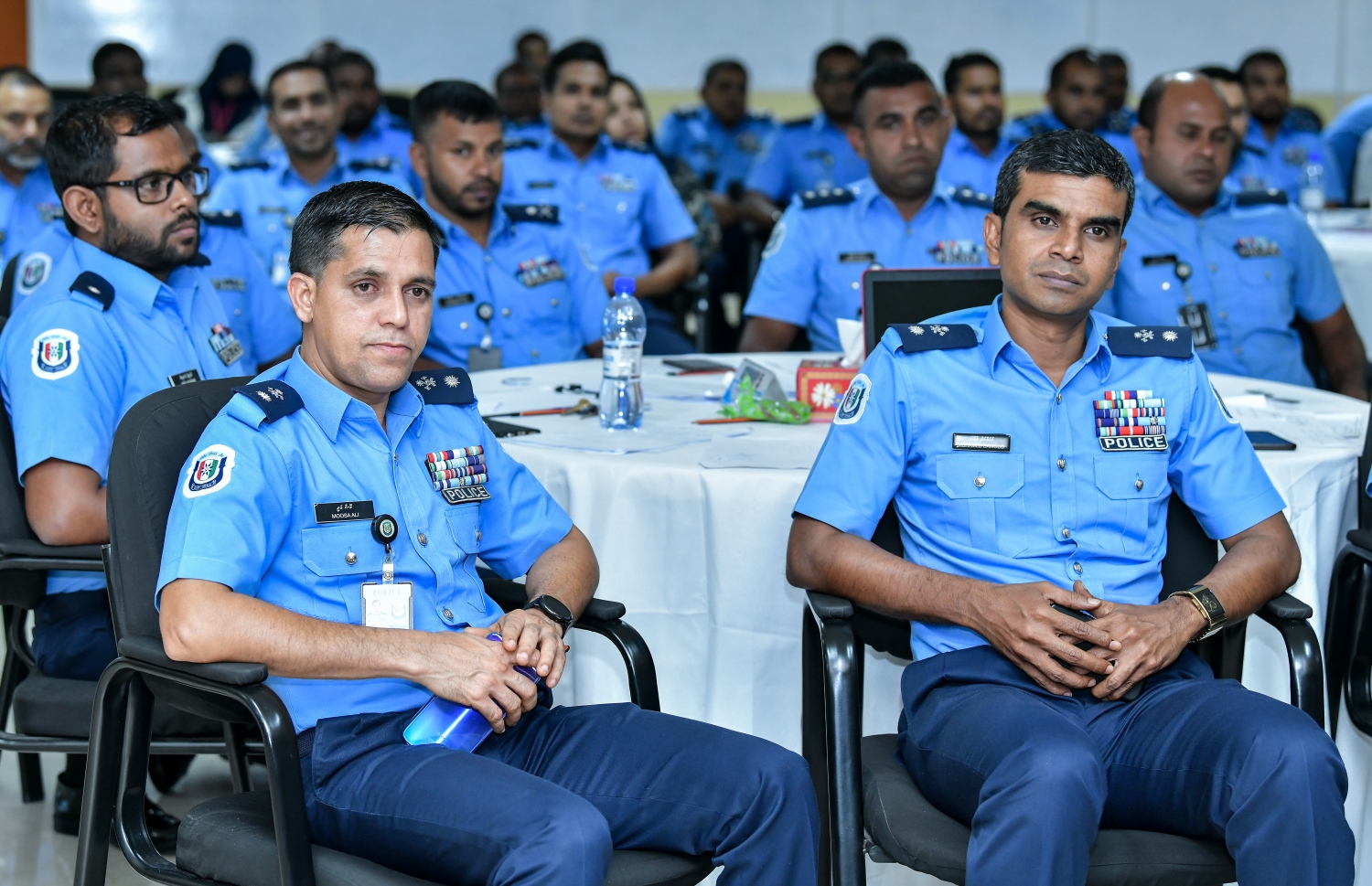 ފުލުހުންގެ ސްޓްރެޓިޖިކް ޕްލޭން ޑިވެލޮޕްމެންޓް ސިމްޕޯޒިއަމްގެ ނިމުމުގެ ރަސްމިއްޔާތުގައި ފުލުސް އޮފިސަރުންތަކެއް ބައިވެރިވަނީ. -- ފޮޓޯ: ނިޝާން އަލީ/މިހާރު