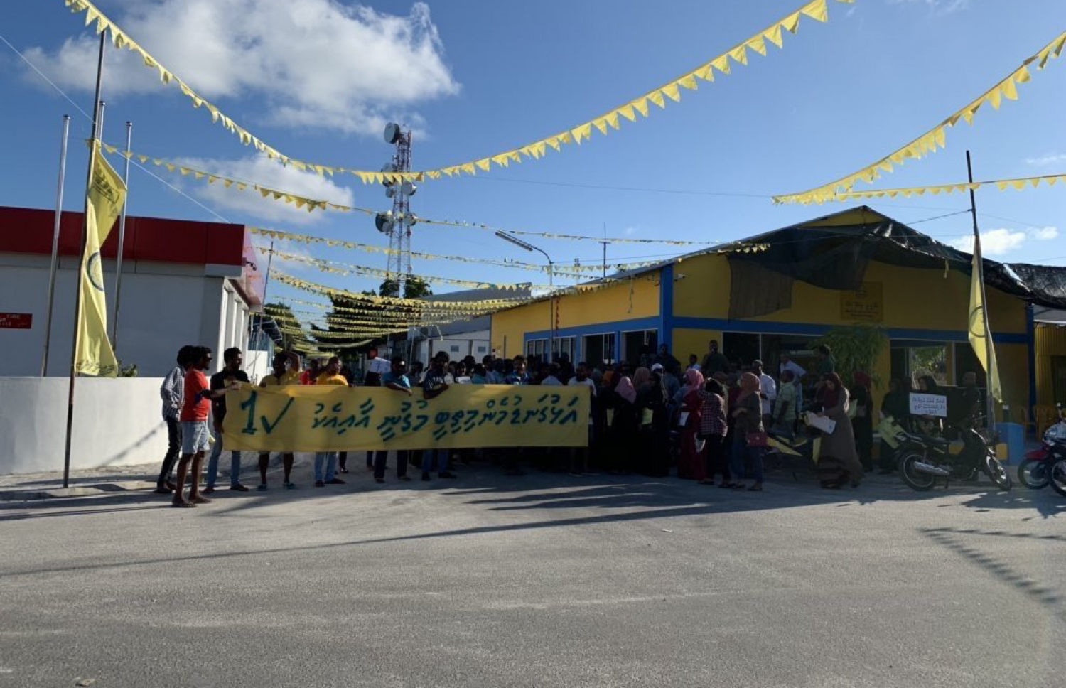 އެމްޑީޕީން މުޣުނީއަށް ކުރި ތާއީދު ގެންދިޔުމުން އޭނާގެ ސަޕޯޓަރުން އިއްޔެ ހަވީރު މުޒާހަރާ ކުރަނީ