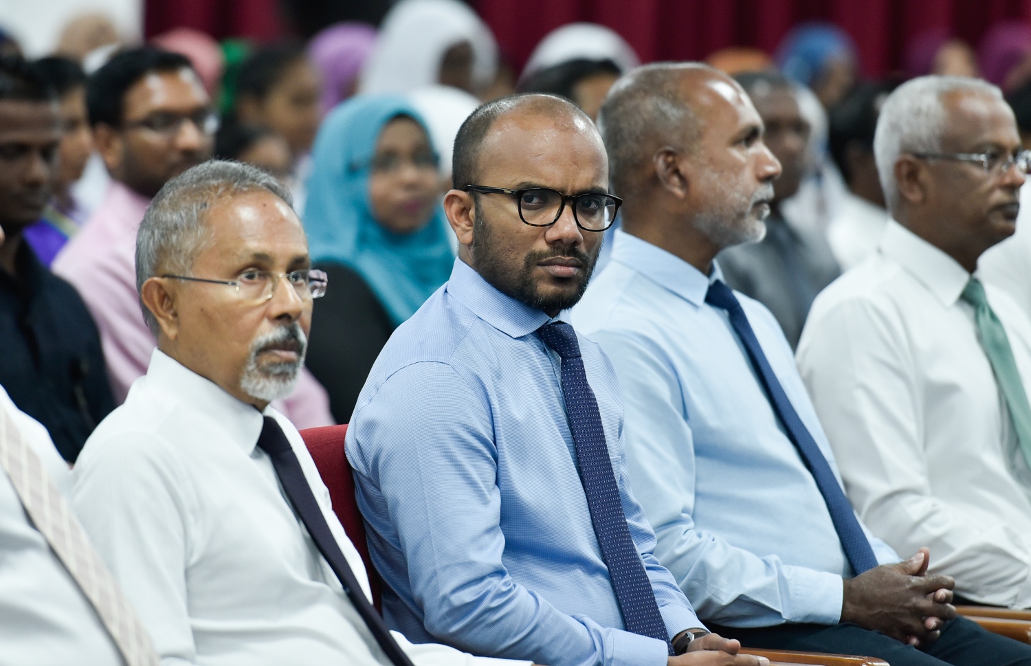 މާލެ: މާޗް 18، 2019: ހާއްސަ އެހީއަށް ބޭނުންވާ މީހުންނަށް އަމާޒުކޮށްގެން ބްރެއިލް ބޭނުންކޮށްގެން ގުރުއާން ކިޔަވައިދޭ ޕްރޮގްރާމެއް އިފްތިތާހުކުރުމަށް އިސްލާމީ މަރުކަޒުގައި ބޭއްވި ރަސްމިއްޔާތެއްގައި ރައީސް އޮފީހުގެ ބައެއް އިސް ބޭފުޅުން ބައިވެރިވެ ވަޑައިގަންނަވަނީ.-- ފޮޓޯ: އަހުމަދު ނިޝާތު /މިހާރު
