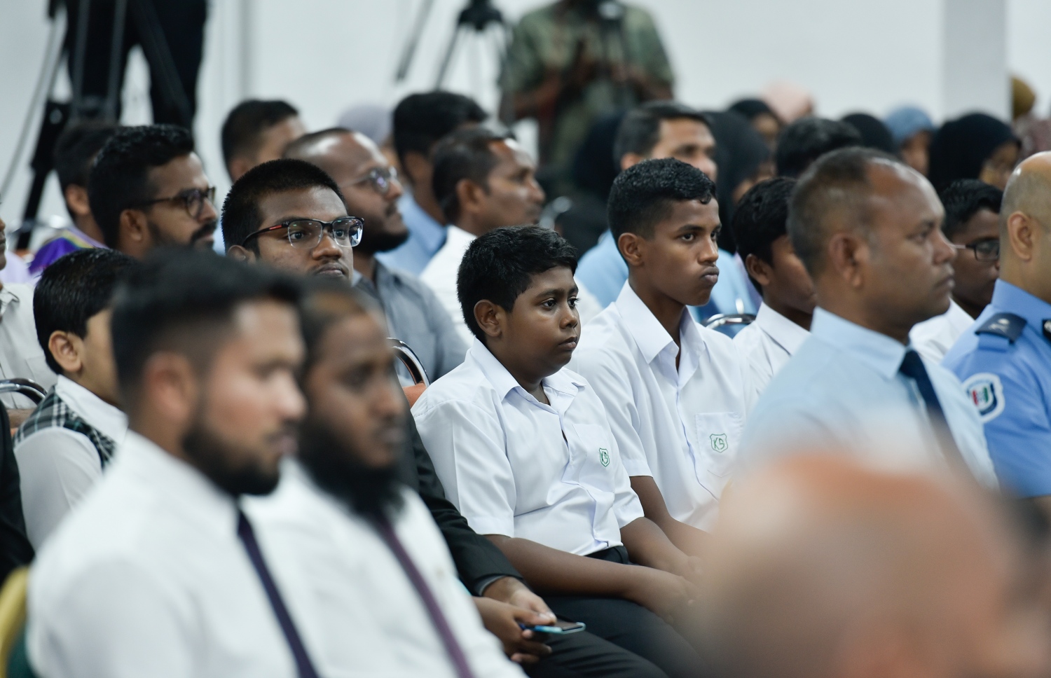 މާލެ: މާޗް 18، 2019: ހާއްސަ އެހީއަށް ބޭނުންވާ މީހުންނަށް އަމާޒުކޮށްގެން ބްރެއިލް ބޭނުންކޮށްގެން ގުރުއާން ކިޔަވައިދޭ ޕްރޮގްރާމެއް އިފްތިތާހުކުރުމަށް އިސްލާމީ މަރުކަޒުގައި ބޭއްވި ރަސްމިއްޔާތެއްގައި ދަރިވަރުންތަކެއް ބައިވެރިވަނީ.-- ފޮޓޯ: އަހުމަދު ނިޝާތު /މިހާރު
