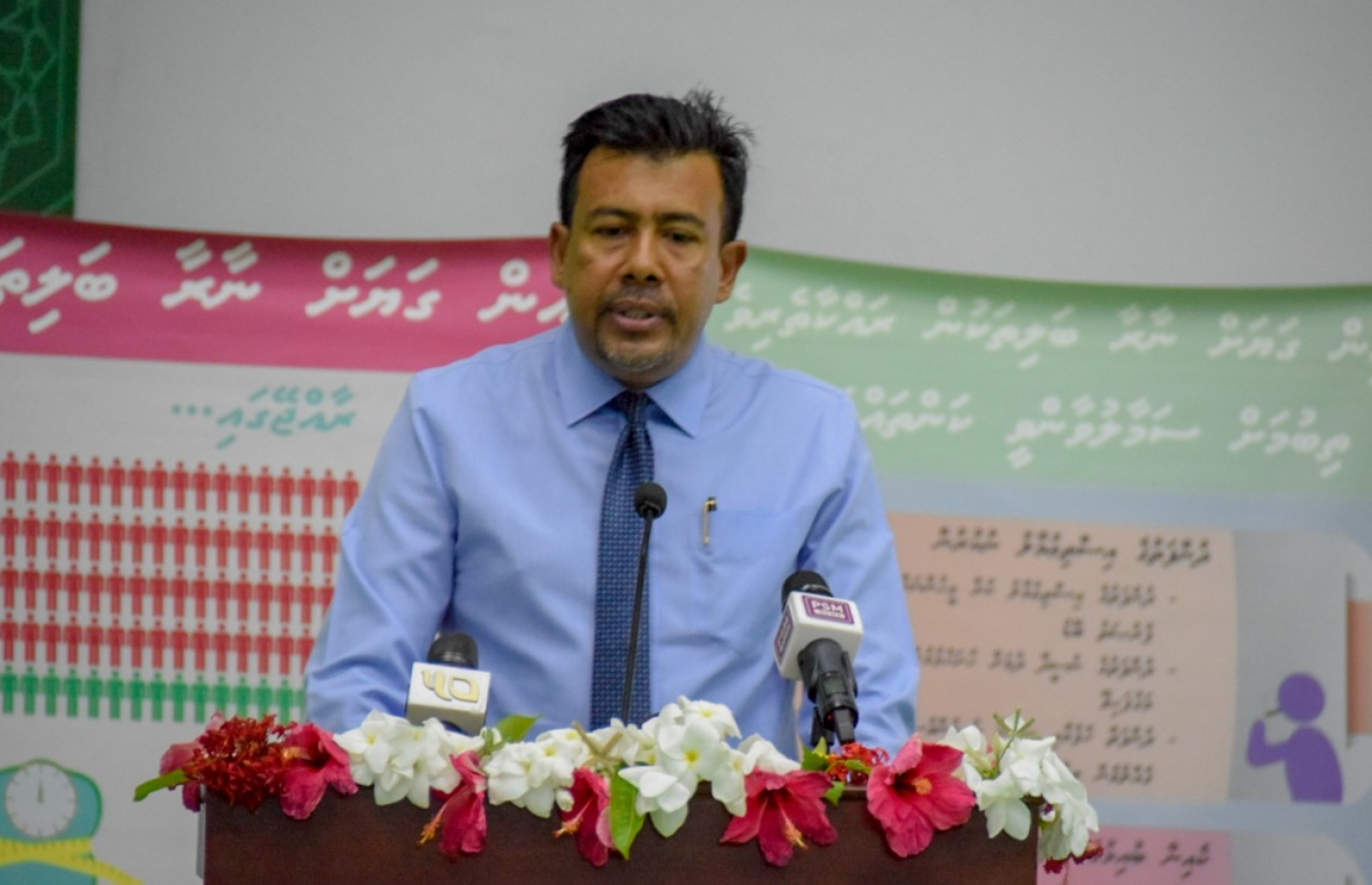 ހަކުރު ބަލީގެ ގައުމީ ޕްރޮގްރާމް އިފްތިތާހުކުރަން ކ. ތުލުސްދޫގައި މިއަދު ބޭއްވި ރަސްމިއްޔާތުގައި އައިޖީއެމްއެޗްގެ ޑރ. އަލީ ލަތީފް ވާހަކަދައްކަވަނީ -- ފޮޓޯ: ހެލްތު މިނިސްޓަރު