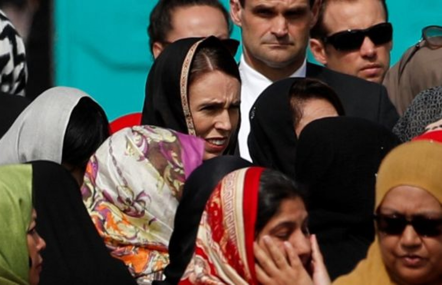 ކްރައިސްޗާޗުގެ ބޮޑު ޖަމާއަތުގައި ހުކުރު ކުރަމުން ދިޔަ އިރު ބޮޑު ވަޒީރު އާޑާން. --ފޮޓޯ:ރޮއިޓާސް