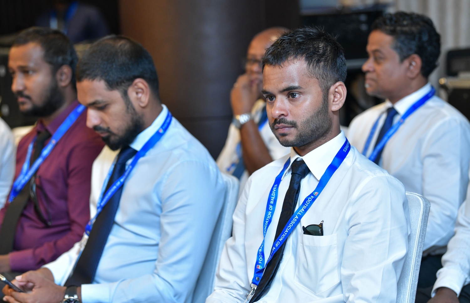 މާލެ-  25 މާޗް 2019: ފުޓްބޯލް އެސޯސިއޭޝަން އޮފް މޯލްޑިވްސް (އެފްއޭއެމް)ގެ އޯޑިނަރީ ކޮންގްރެސް 2019 މިއަދު ހޮޓެލް ޖެންގެ ބޯލް ރޫމްގައި ވަނީ ކުރިއަށްގެންގޮސްފައި. މިއަދުގެ ކޮންގްރެސްގައި 14 ކްލަބަކުން ބައިވެރިވިއިރު އެފްއޭއެމްގެ ކުރިއަށް އޮތް އަހަރުގެ ބަޖެޓް ވަނީ ފާސްކޮށްފައި އަދި ނިއު ރޭޑިއަންޓް ސަސްޕެންޑްކުރުމަށް ނިންމި ނިންމުމަށް ނެގި ވޯޓު ވަނީ ކްލަބްތަކުގެ ތާއީދާ އެކު ދަމަހައްޓާފައި--. ފޮޓޯ:ނިޝާން އަލީ/ މިހާރު