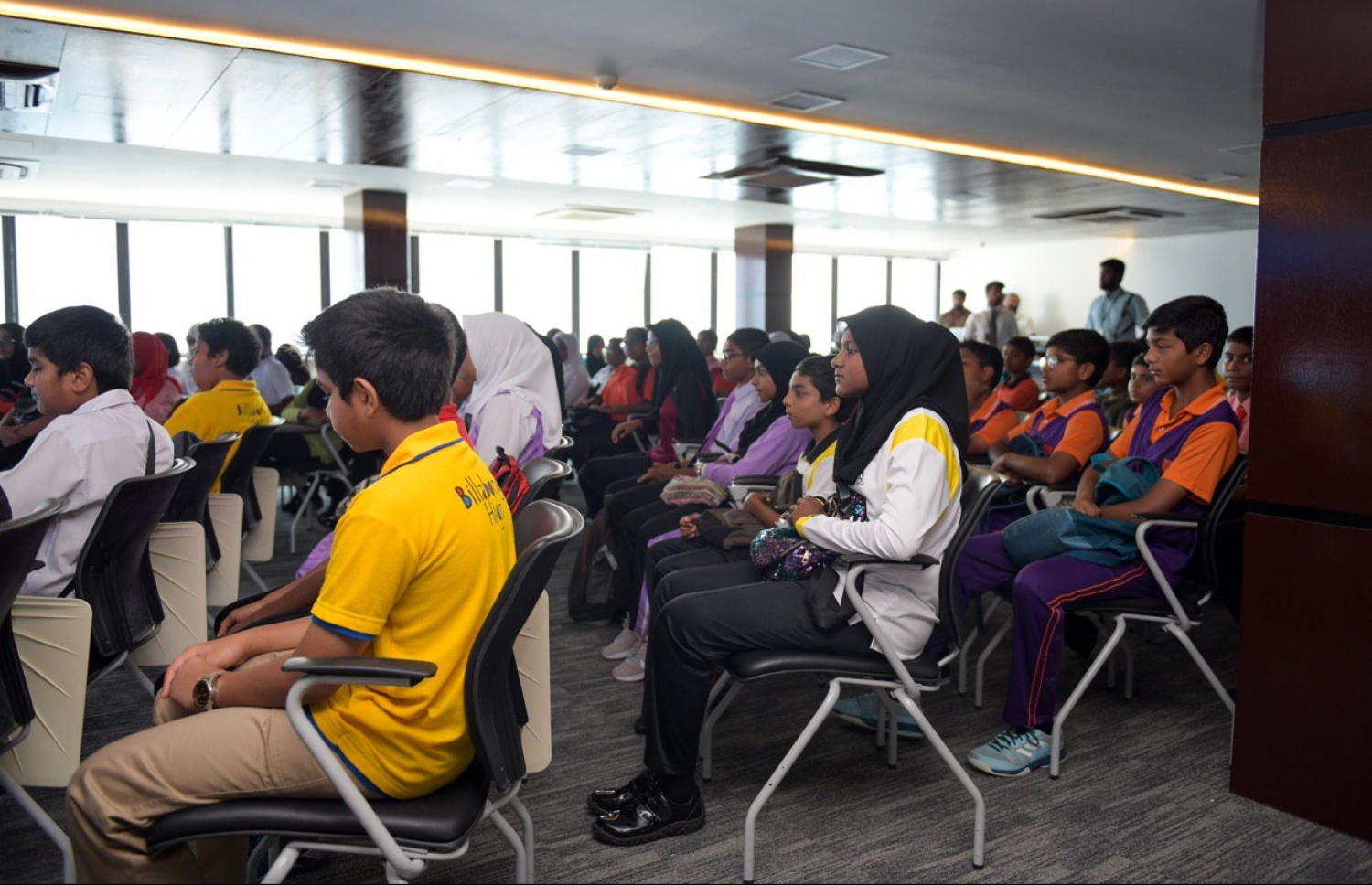 އެމްއެމްއޭ އިން އިސްނަގައިންގެން ބާއްވާ ގްލޯބަލް މަނީ ވީކްގެ ހަރަކާތްތަކުގެ ތެރެއިން ސްކޫލްތަކުގެ ދަރިވަރުން އެމްއެމްއޭ އަދި މާލީ އިދާރާތަކަށް ޒިޔާރަތްކުރުމުގެ ތެރެއިން.---ފޮޓޯ:އެމްއެމްއޭ