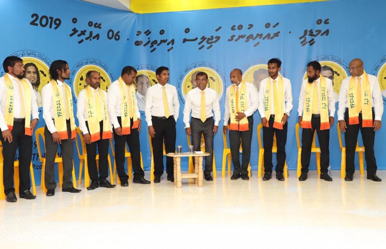 ރައްޔިތުންގެ މަޖިލީހުގެ އިންތިހާބުގައި އެމްޑީޕީގެ ޓިެކޓްގައި ވާދަކުރެއްވި ކެންޑިޑޭޓުންގެ ކެމްޕޭނުގައި ނަޝީދު ބައިވެރިވެވަޑައިގަންނަވަނީ. މިހާރު/ފައިލް ފޮޓޯ