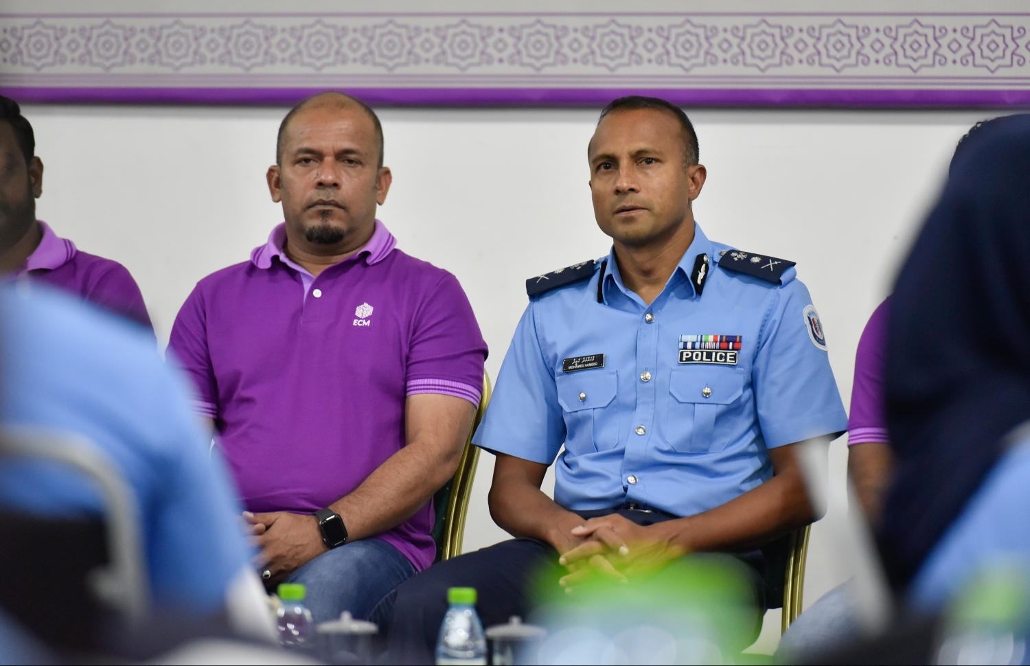 ފުލުހުންނަށް، އިންތިޚާބާ ގުޅޭ މައުލޫމާތު ދިނުމަށް މިއަދު ބޭއްވި ބައްދަލުވުމުގައި ޕޮލިސް ކޮމިޝަނަރު ހަމީދު (ކ) އަދި އީސީގެ ރައީސް ޝަރީފް ބައިވެރިވެވަޑައިގަންނަވަނީ.-- ފޮޓޯ: ހުސެއިން ވަހީދު/ މިހާރު