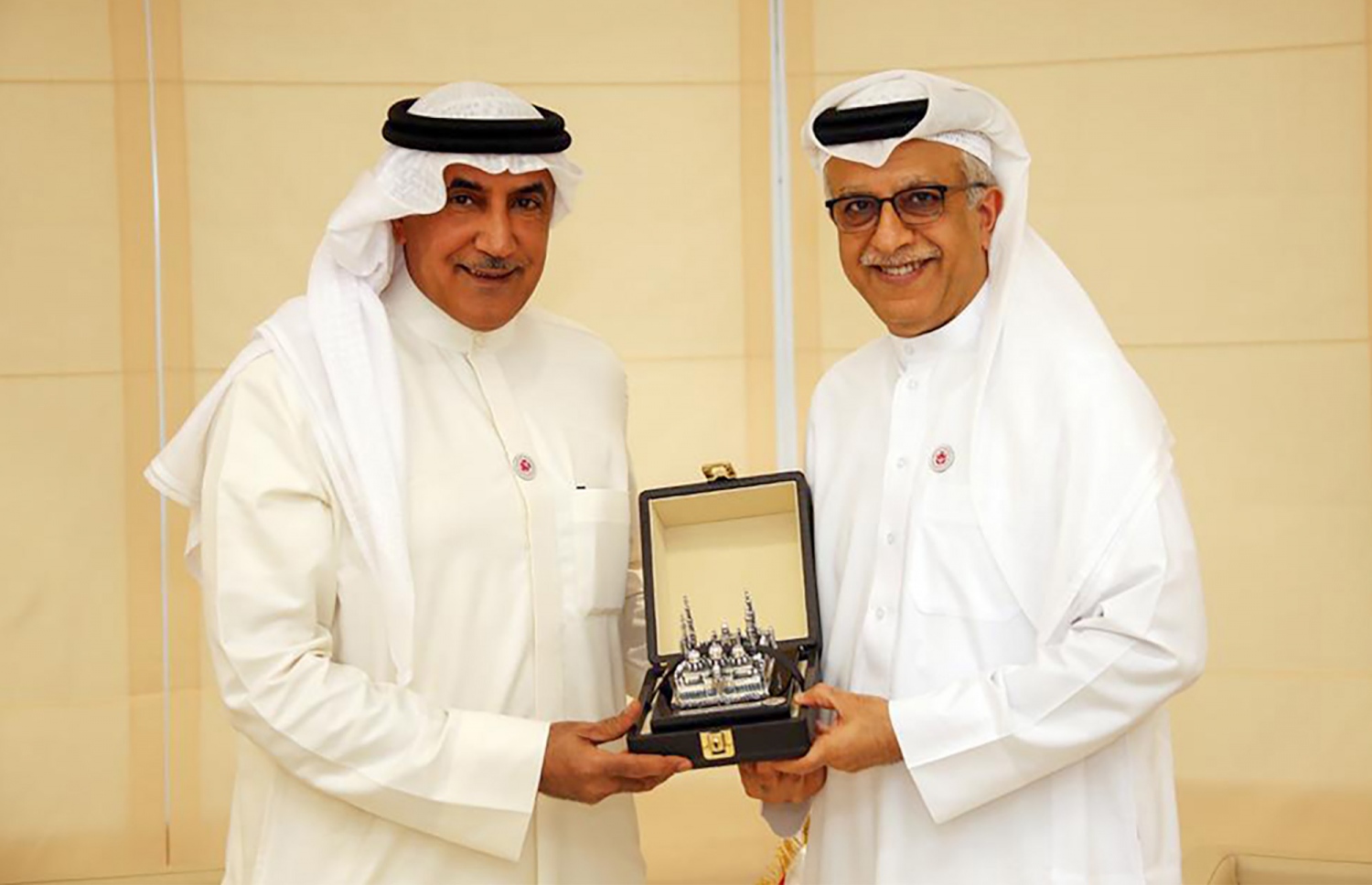 އޭއެފްސީގެ ރައީސް ޝެއިހް ސަލްމާން (ކ) އާއި ޔޫއޭއީގެ އަލް ރުމައިތީ. -- ފޮޓޯ: އޭއެފްޕީ