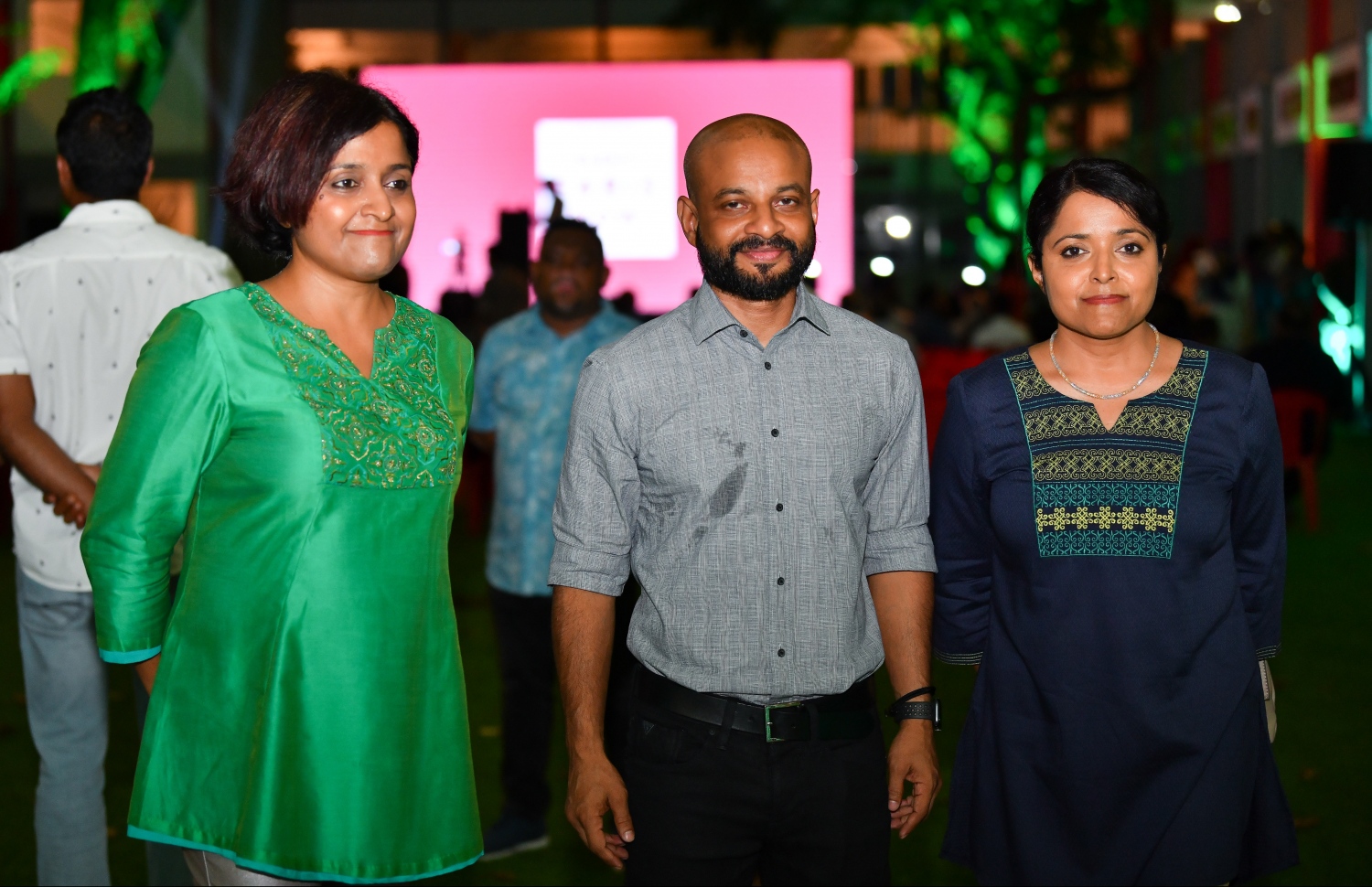 ކުރީގެ ރައީސްގެ ތިން ބޭފުޅުން ކަމަށްވާ، ޔުމްނާ (ކ) ފާރިސް އަދި ދުންޏާ.-- ފައިލް ފޮޓޯ: މިހާރު