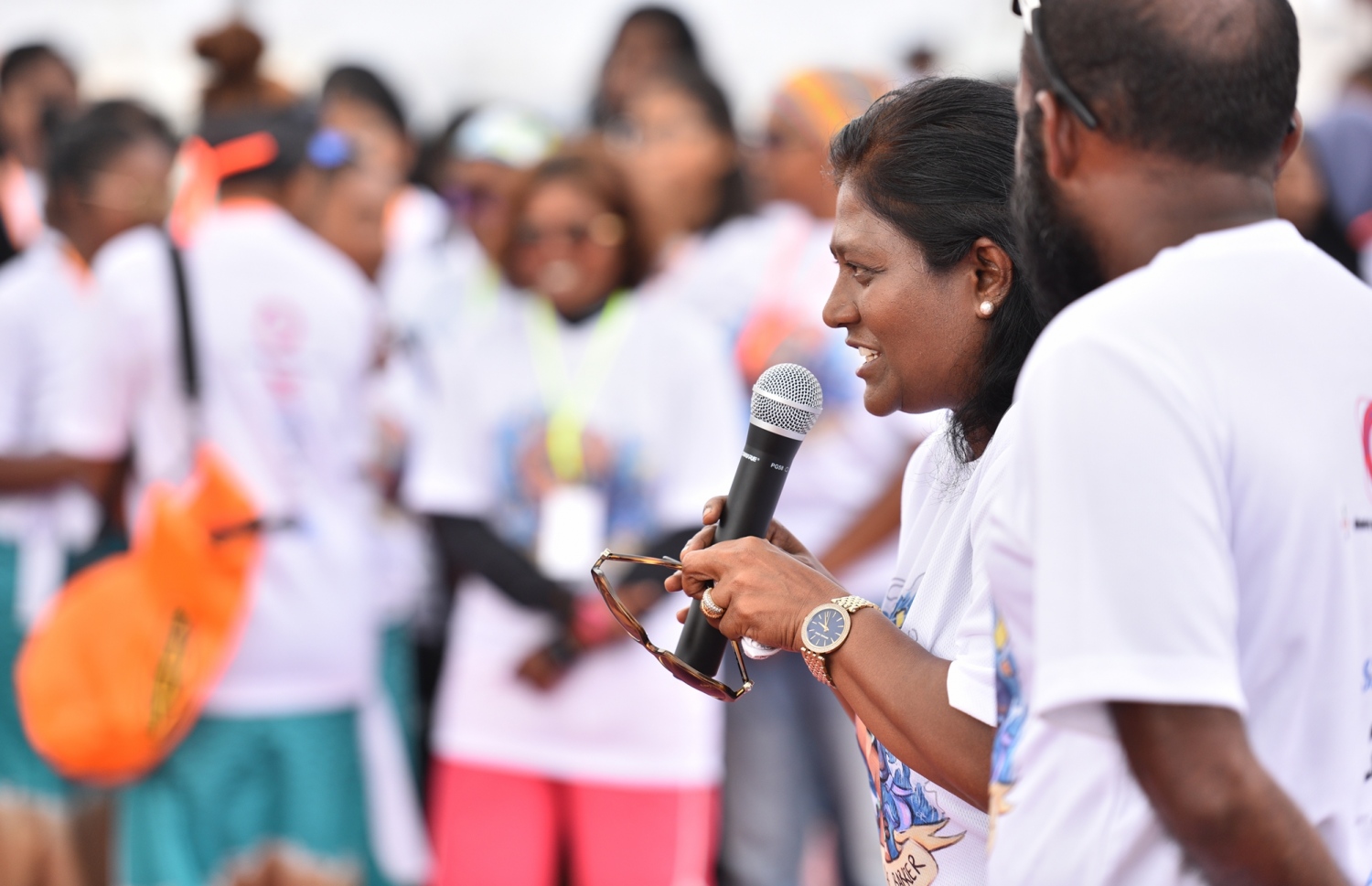 މާލެ: މާޗް 30، 2019: ބައިނަލްއަގުވާމީ އަންހެނުންގެ ދުވަސް ފާހަގަ ކުރަން މޯލްޑިވްސް ލައިފްގާޑް އެސޯސިއޭޝަނުން އިންތިޒާމްކުރި "ބްރޭކް ދަ ބެރިއާ" ފެތުމުގެ ހަފުލާގައި ސިޓީ ކައުންސިލްގެ މޭޔަރު ޝިފާ މުހައްމަދު ވާހަކަ ދައްކަވަނީ.-- ފޮޓޯ: ރައީސް އޮފީސް